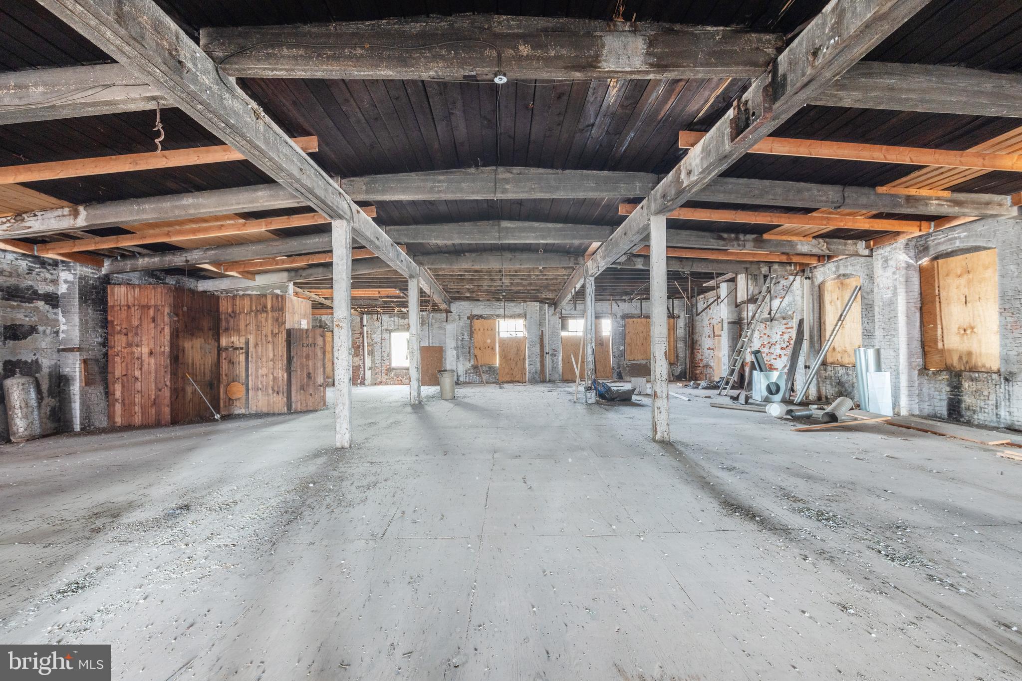 SOUTH KENSINGTON - Commercial Sale