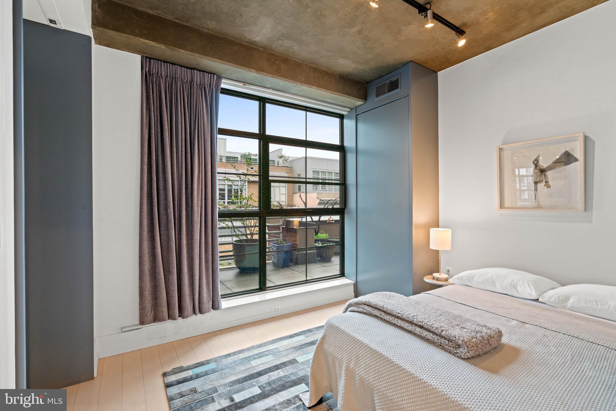 LOGAN CIRCLE - Residential