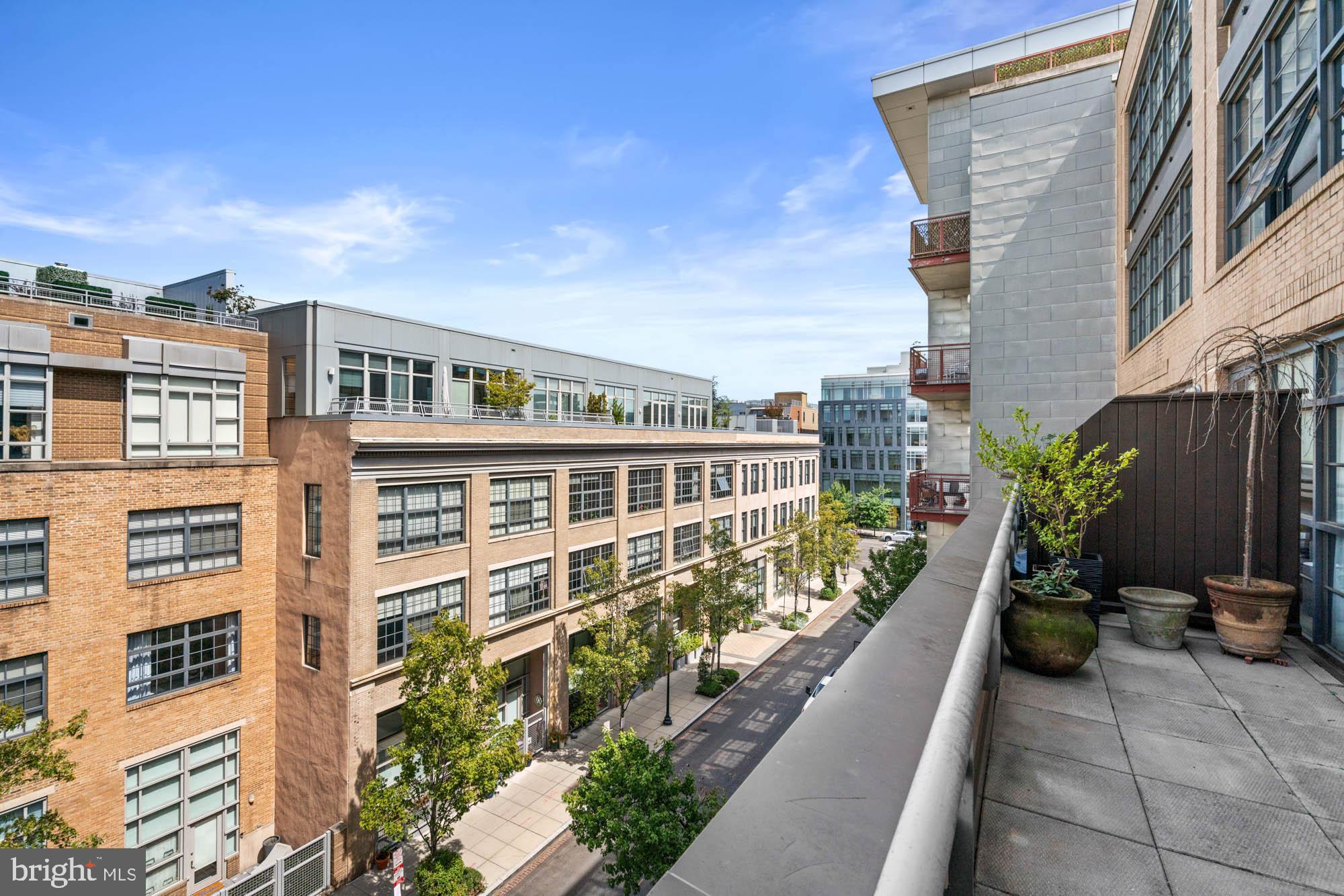 LOGAN CIRCLE - Residential