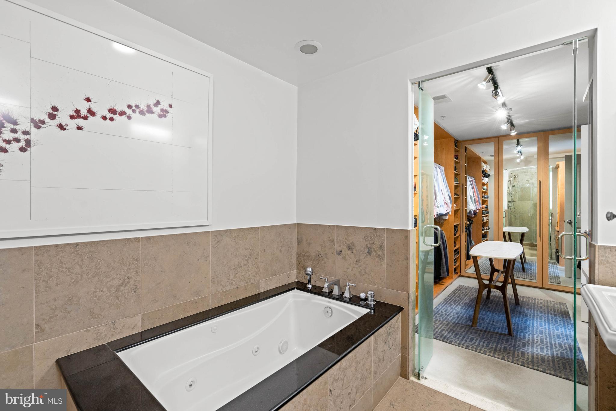 LOGAN CIRCLE - Residential