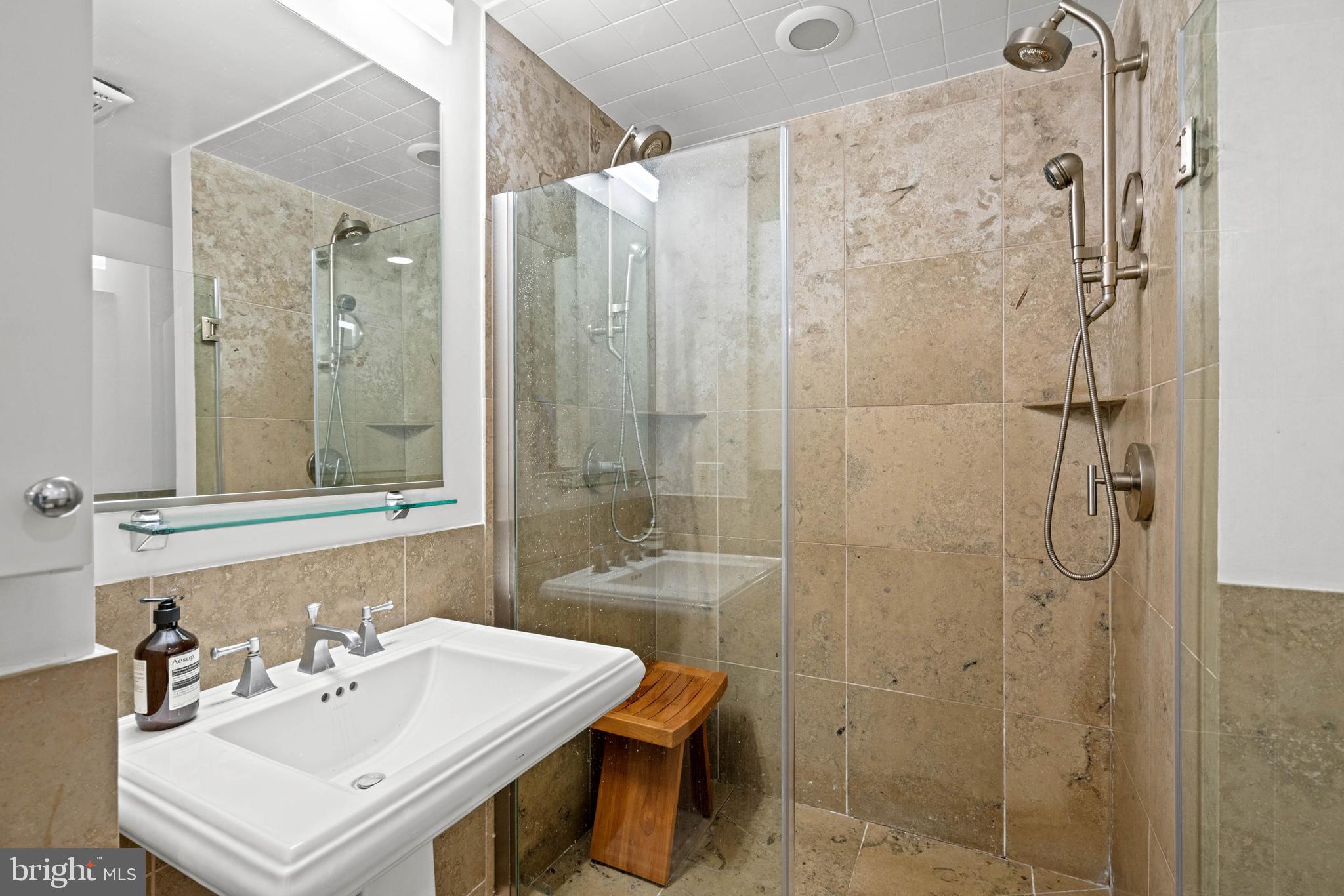 LOGAN CIRCLE - Residential