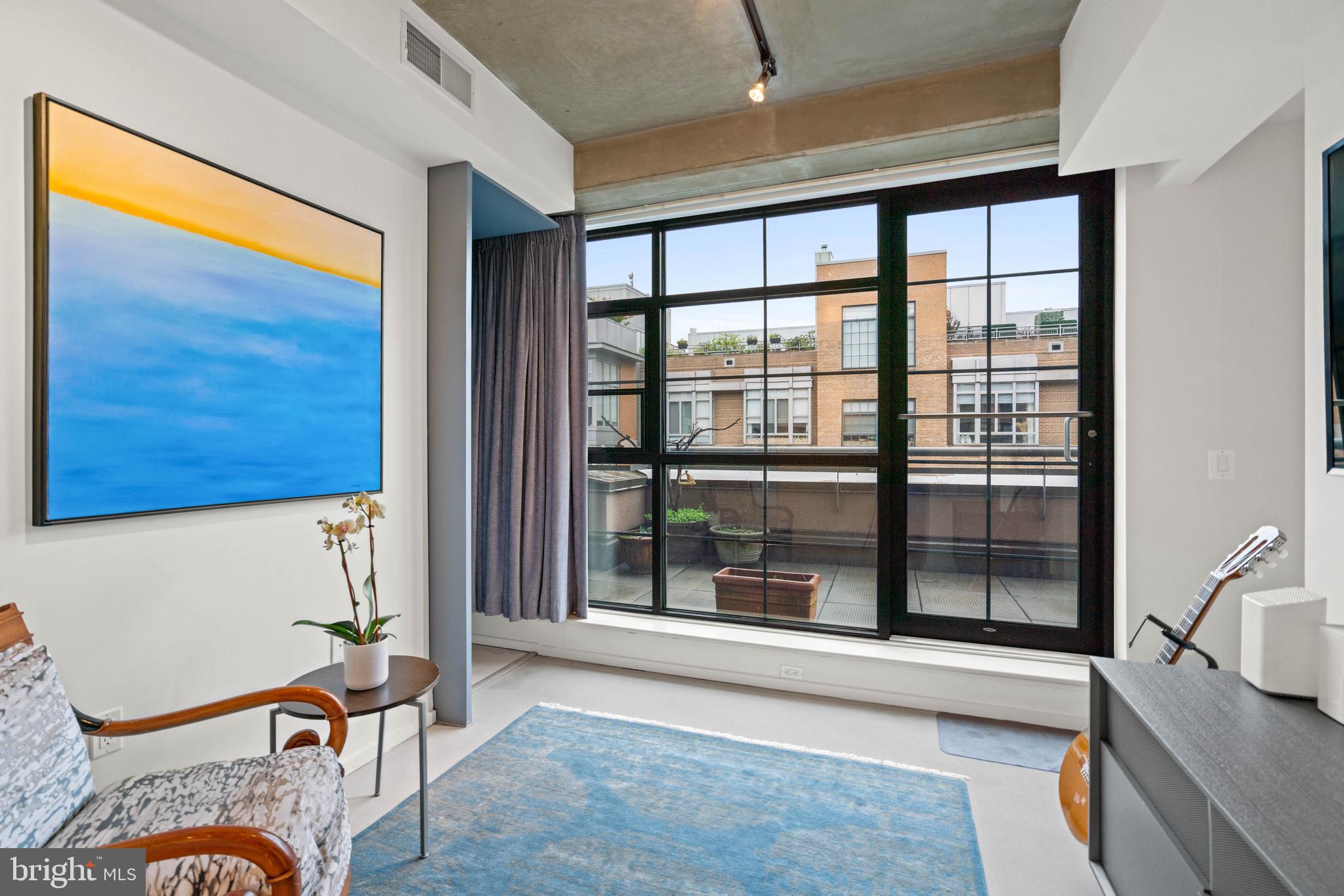 LOGAN CIRCLE - Residential