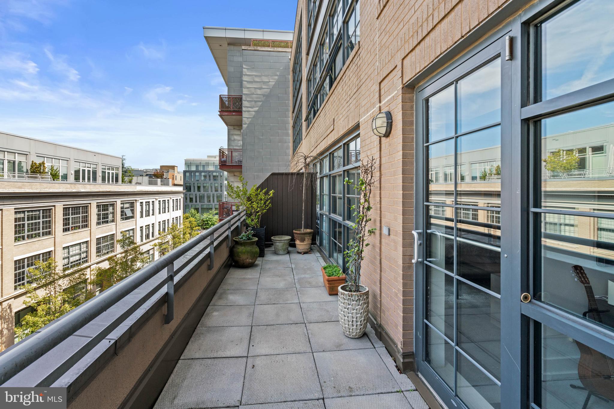 LOGAN CIRCLE - Residential