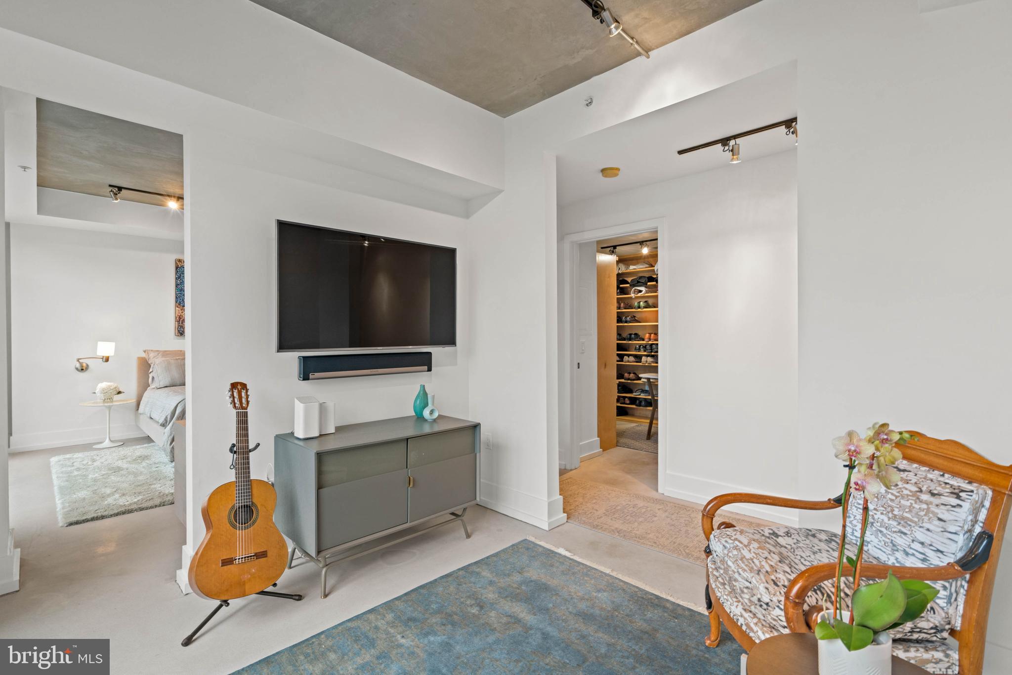 LOGAN CIRCLE - Residential