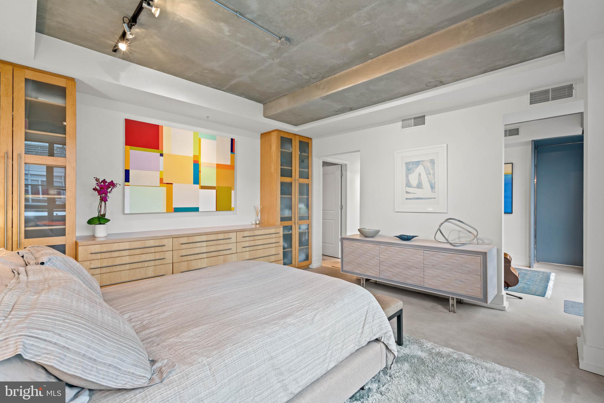 LOGAN CIRCLE - Residential