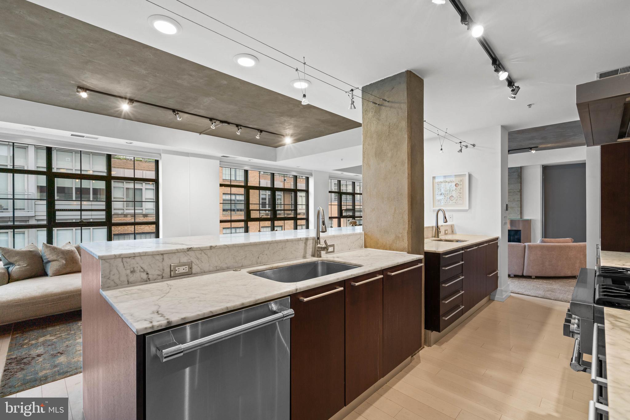 LOGAN CIRCLE - Residential