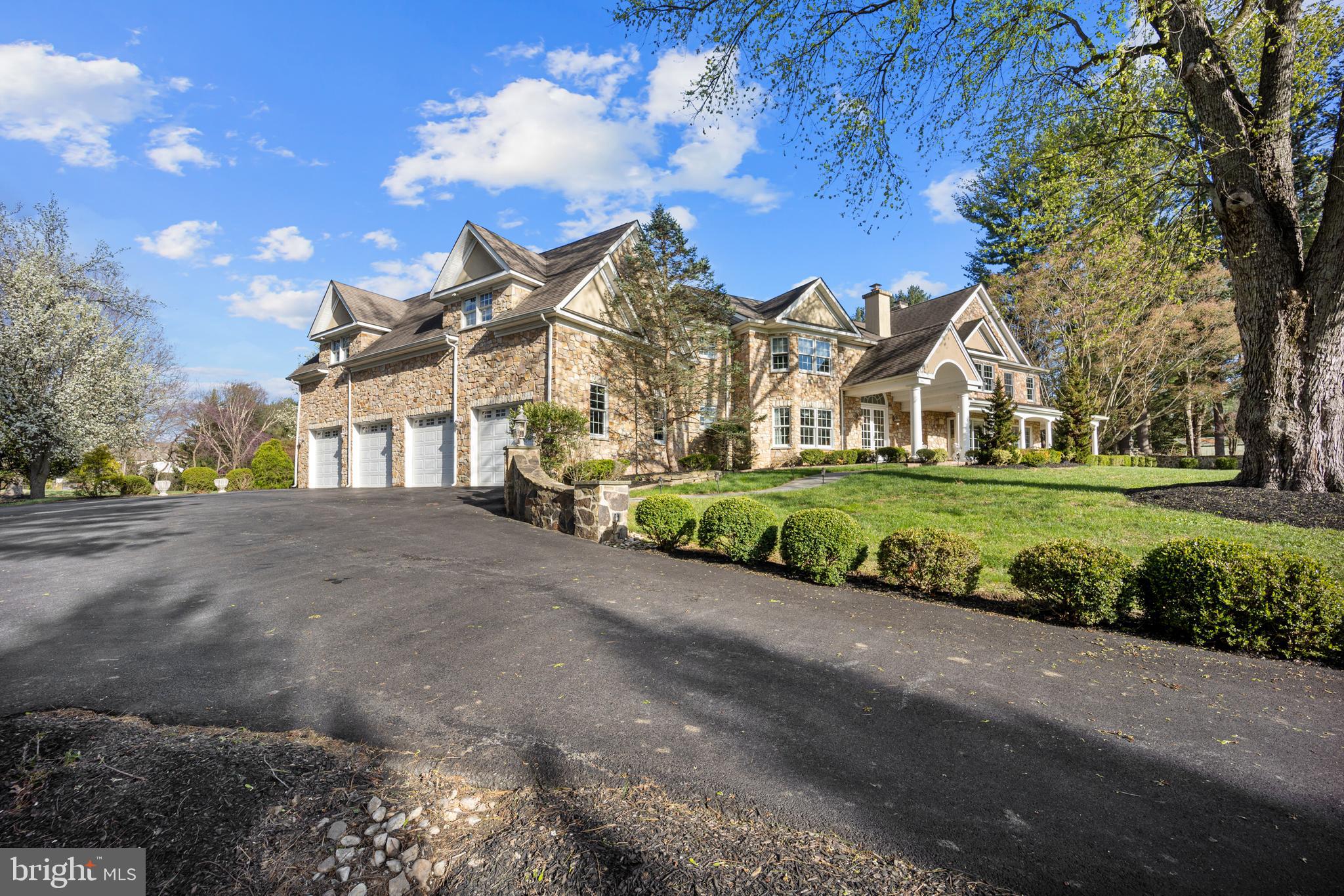 734 NORTHBROOK ROAD