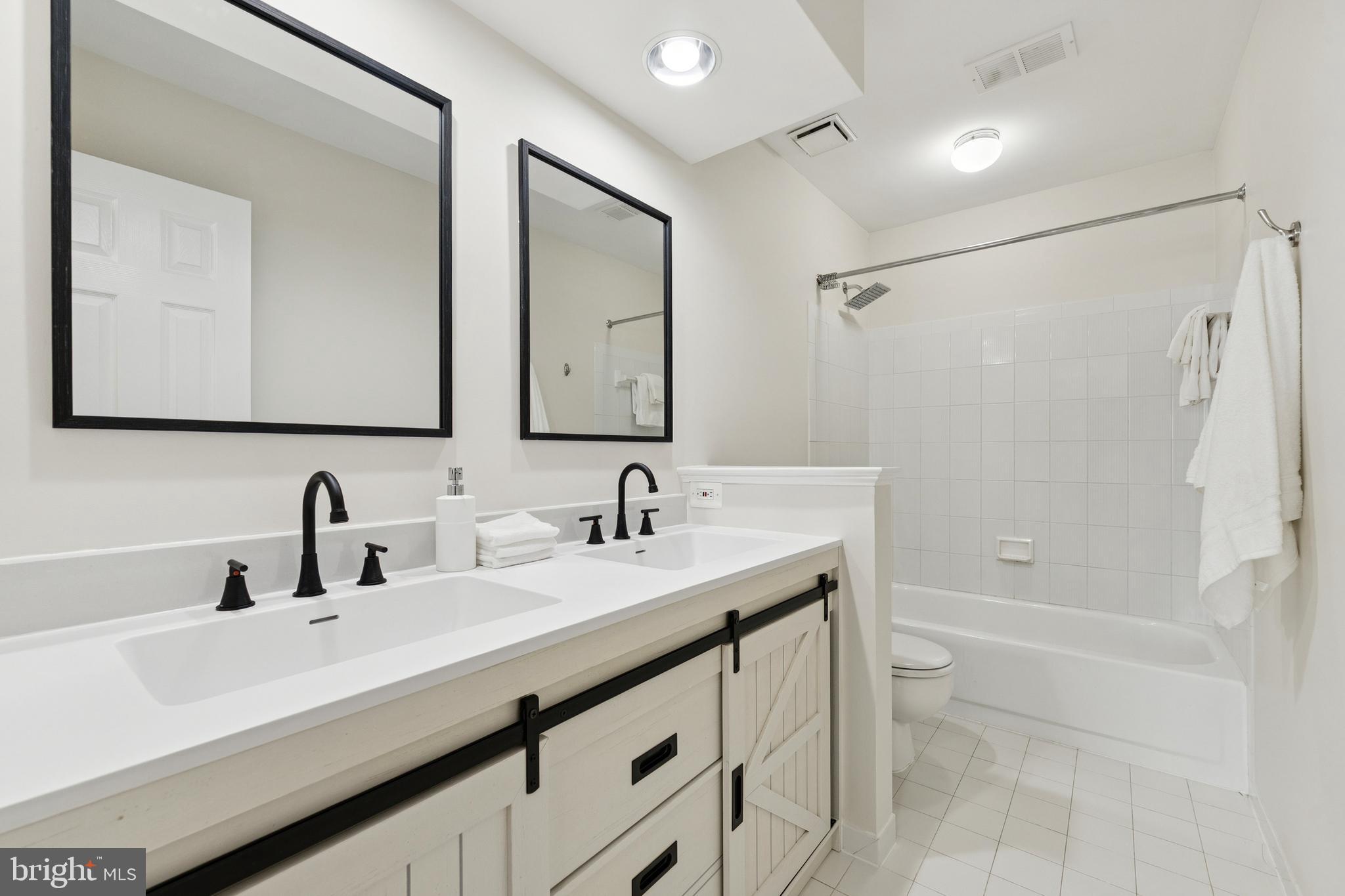 CROSSPOINTE - Residential Lease