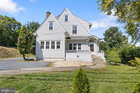 Photo of 1727 New Holland Pike, LANCASTER, PA 17601 (MLS # PALA2076646)