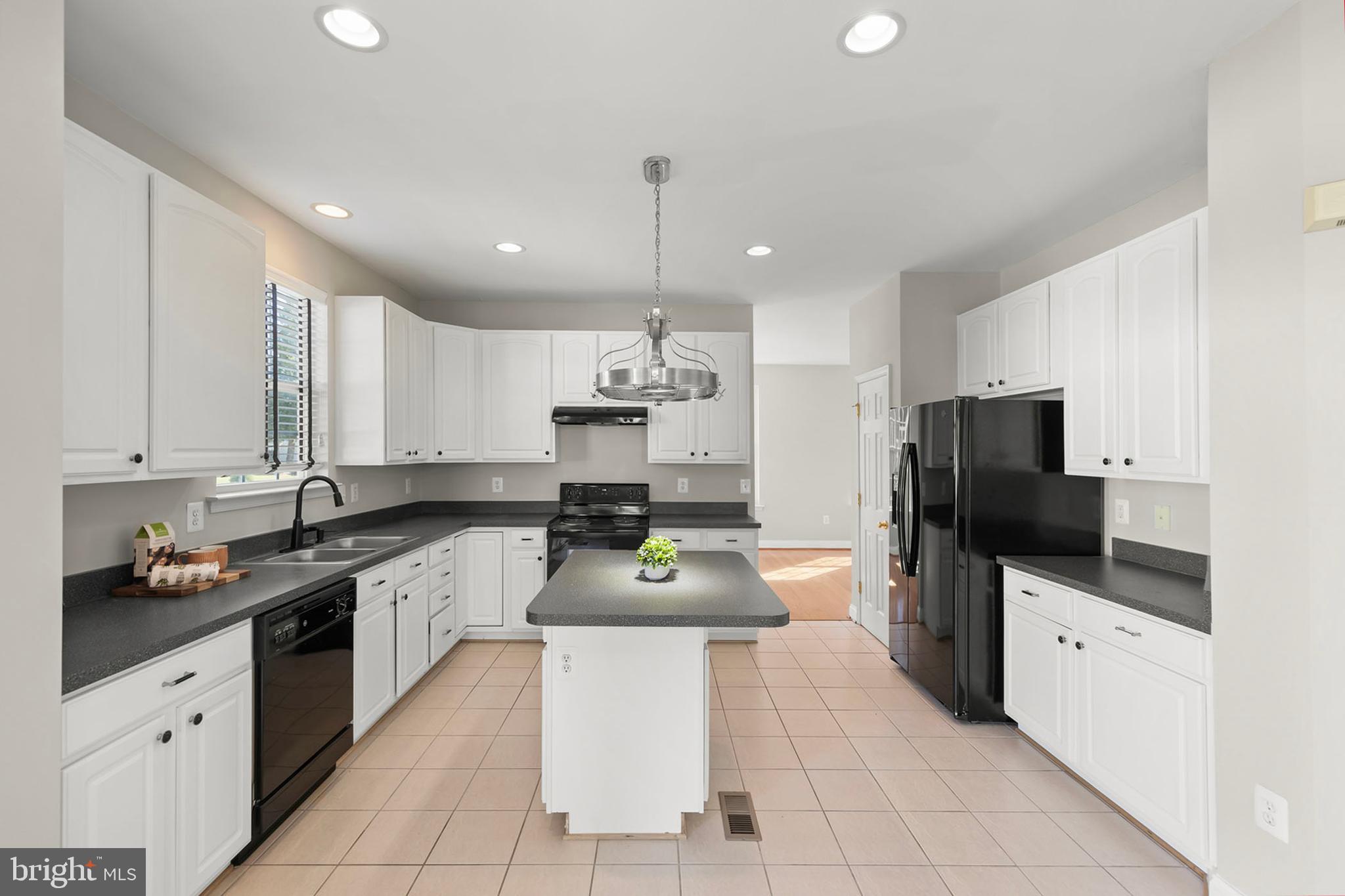 FIELDSTONE - Residential Lease