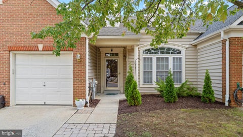 Townhouse For Sale - 334 Hamlet Circle<br/> EDGEWATER, MD 21037