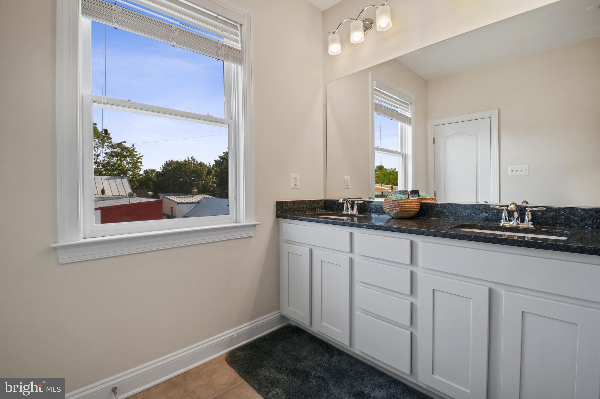 MAXWELL SQUARE - Residential