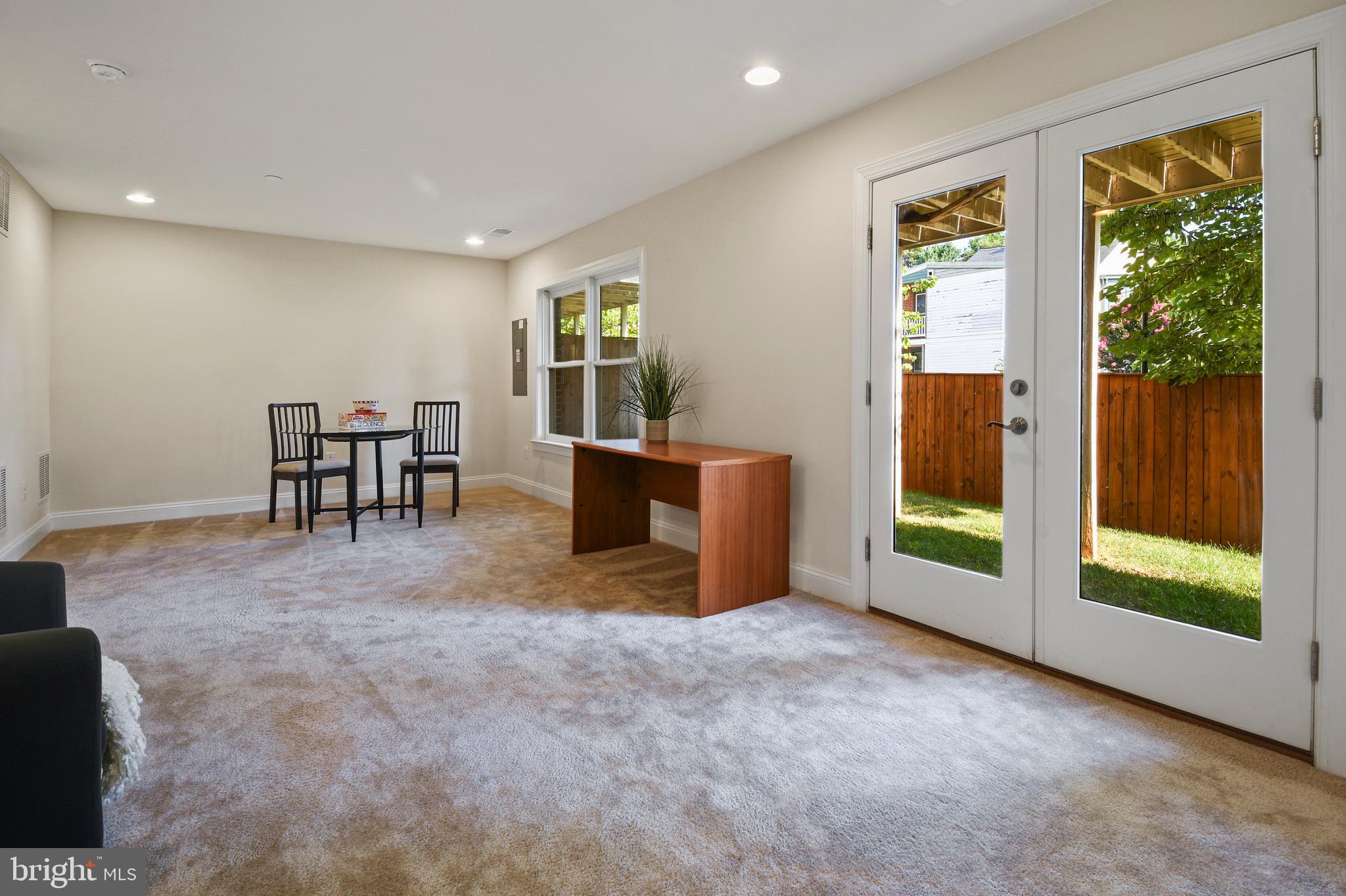 MAXWELL SQUARE - Residential