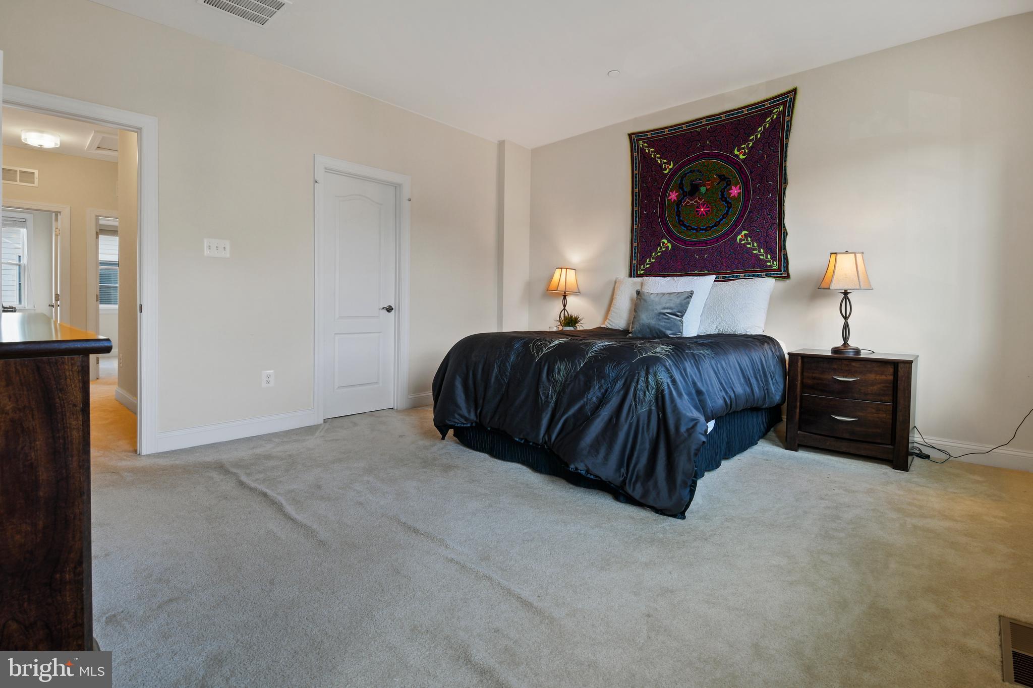 MAXWELL SQUARE - Residential