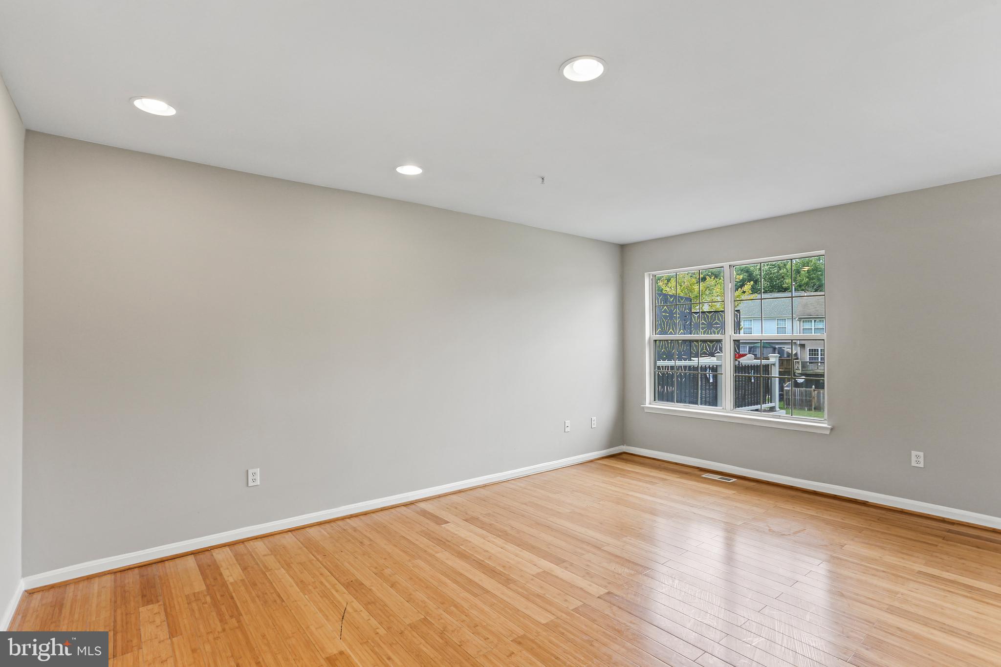 KINGS GRANT - Residential