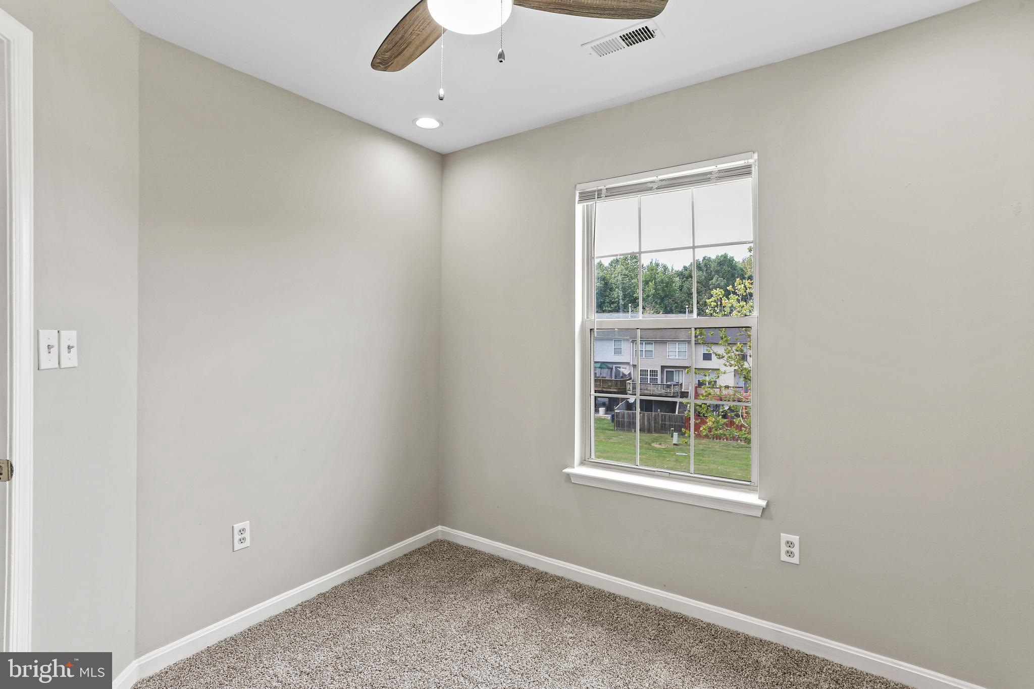 KINGS GRANT - Residential