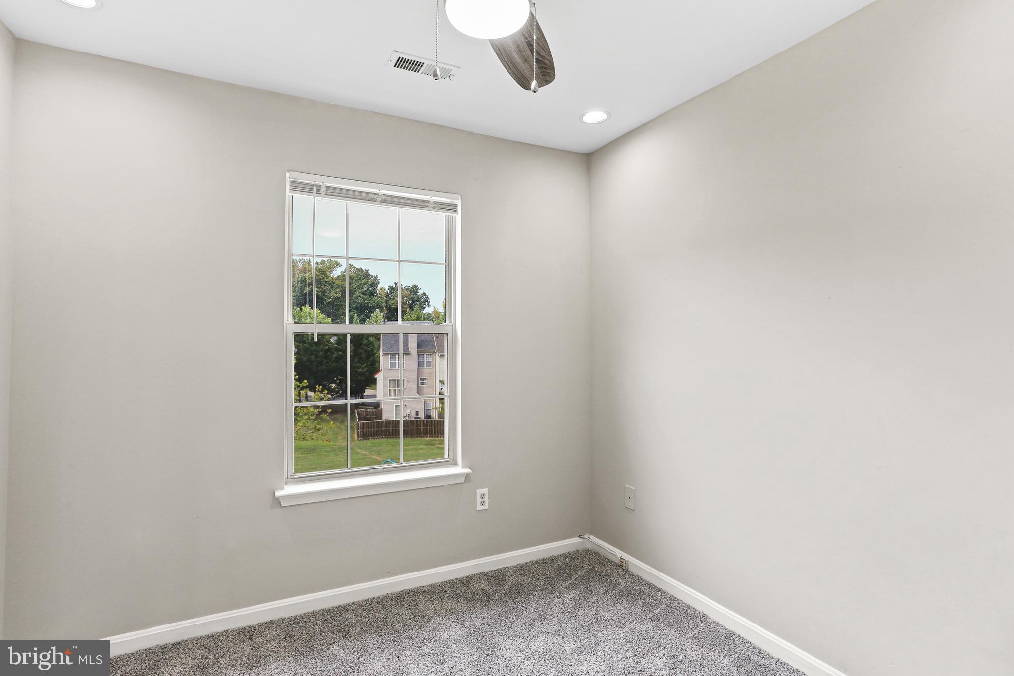 KINGS GRANT - Residential