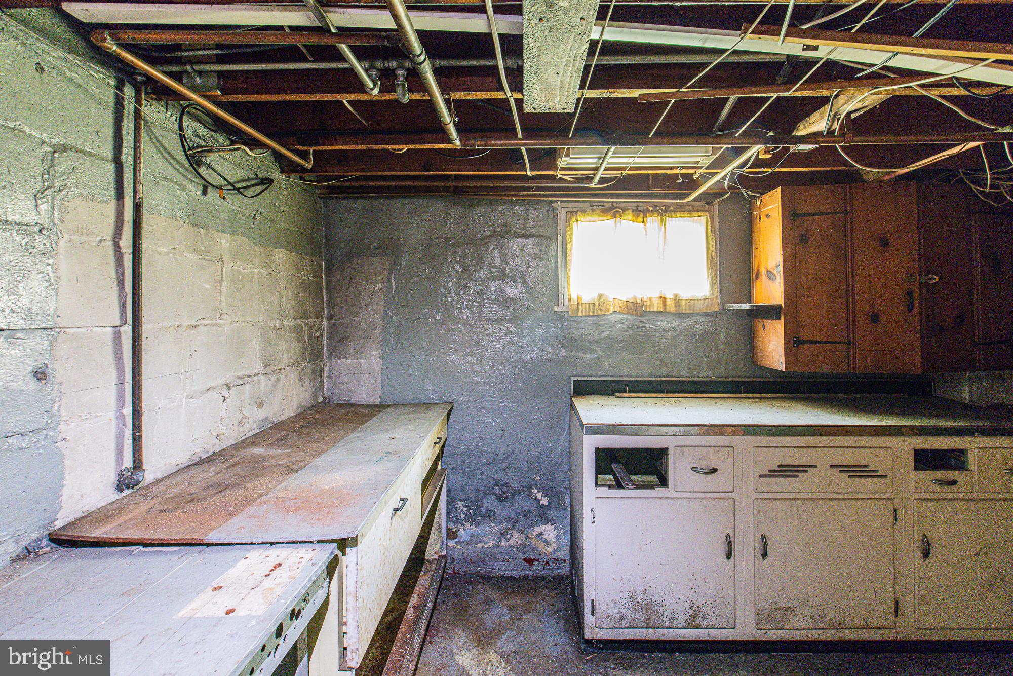 ROCKLEIGH COURT - Residential