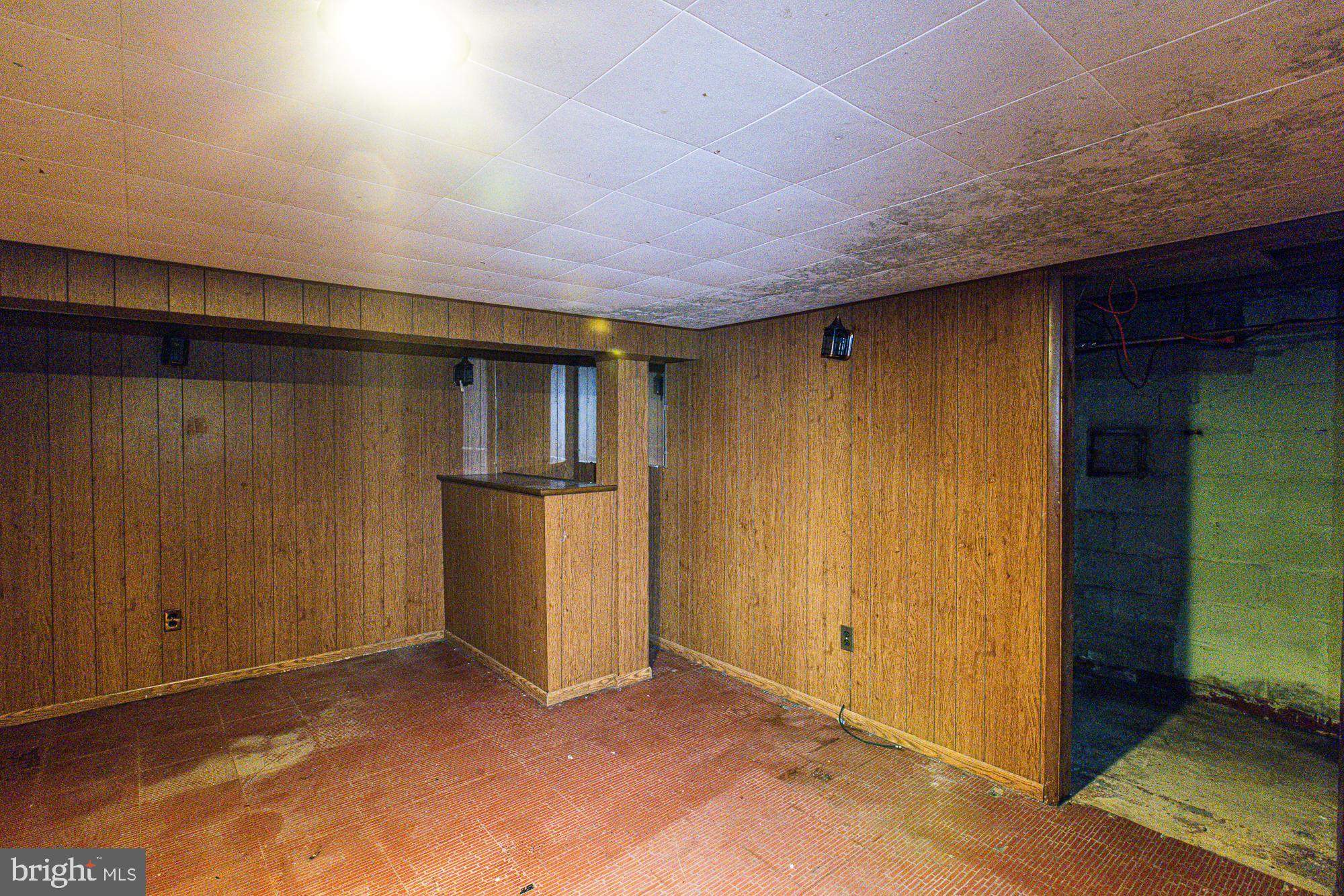 ROCKLEIGH COURT - Residential