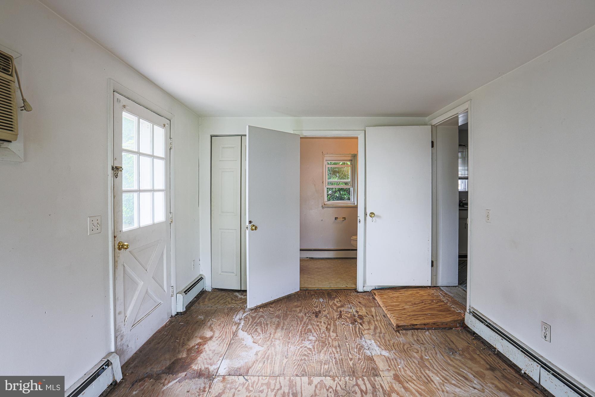 ROCKLEIGH COURT - Residential