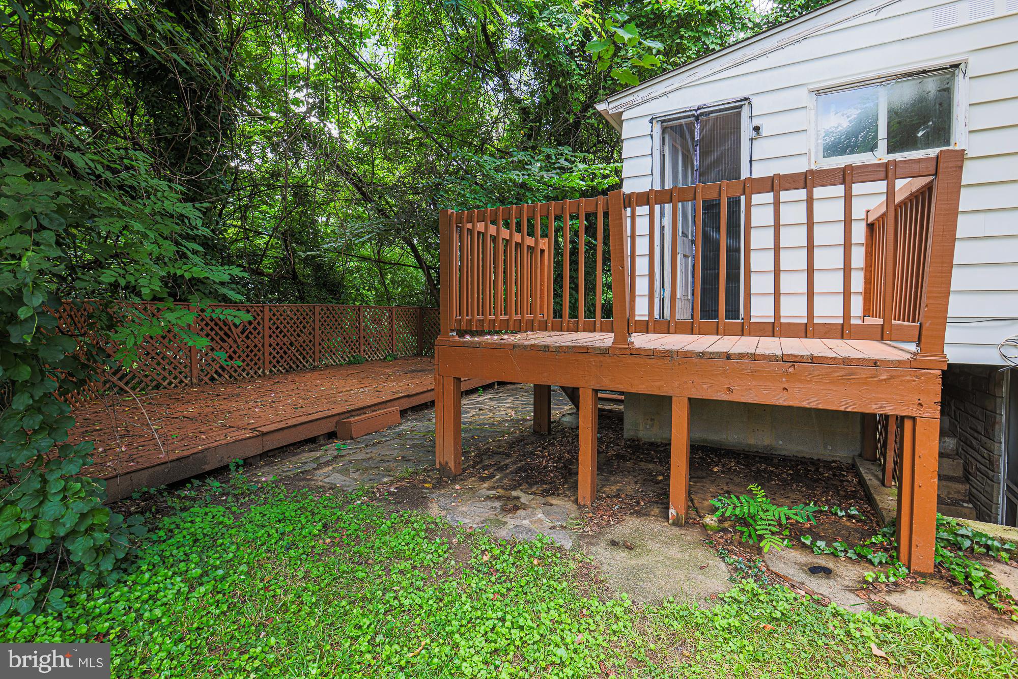 ROCKLEIGH COURT - Residential