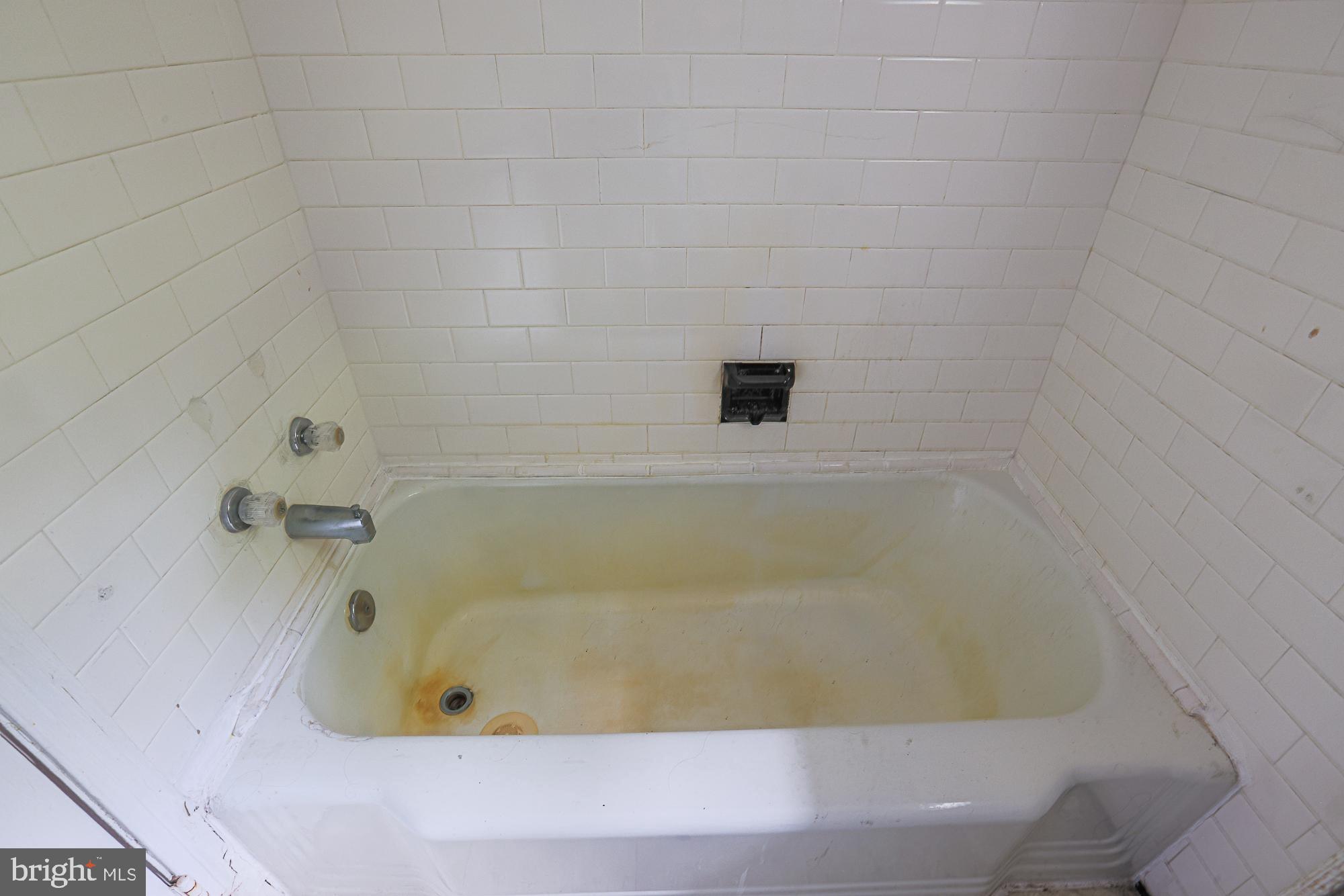 ROCKLEIGH COURT - Residential