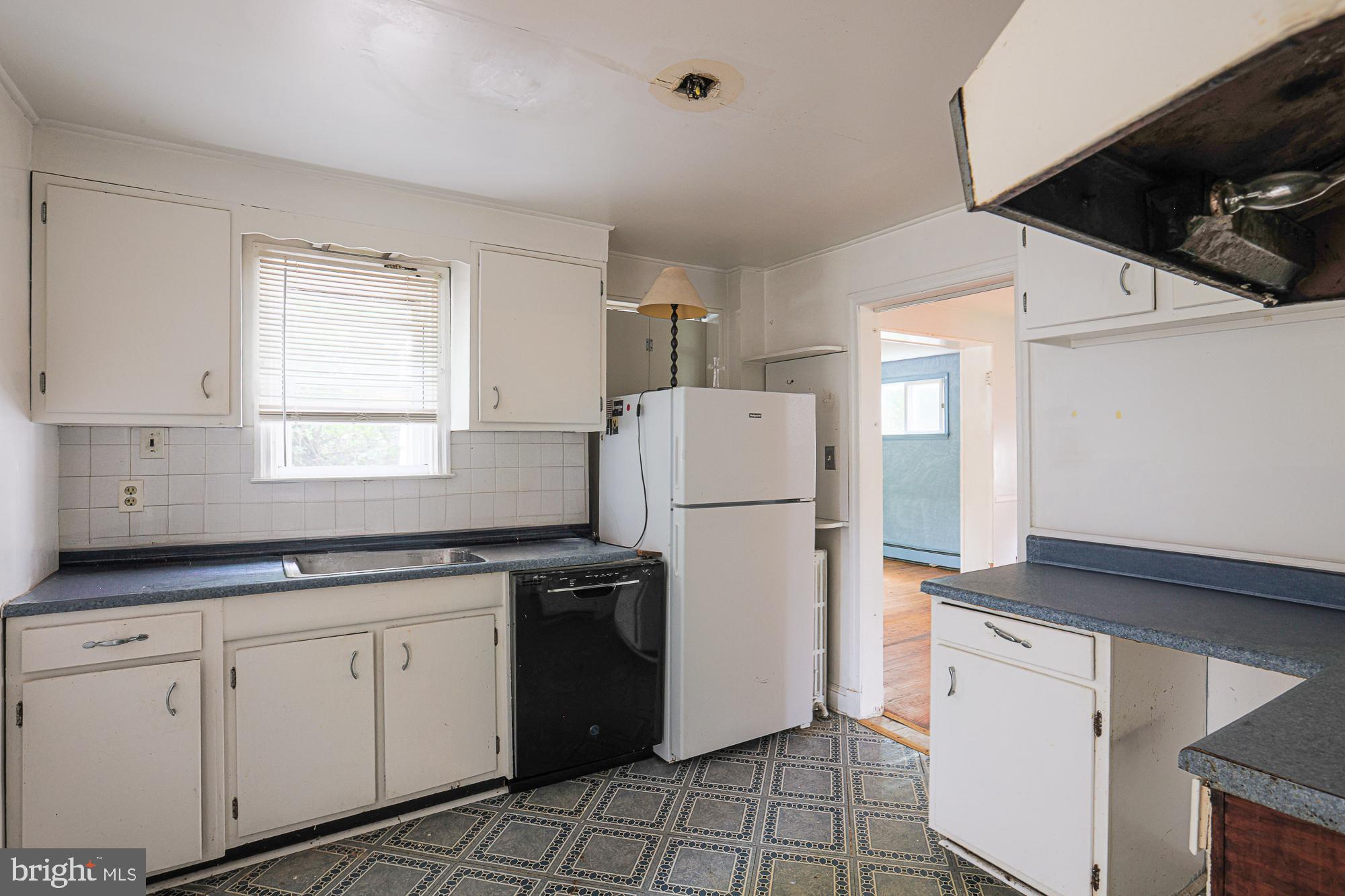 ROCKLEIGH COURT - Residential