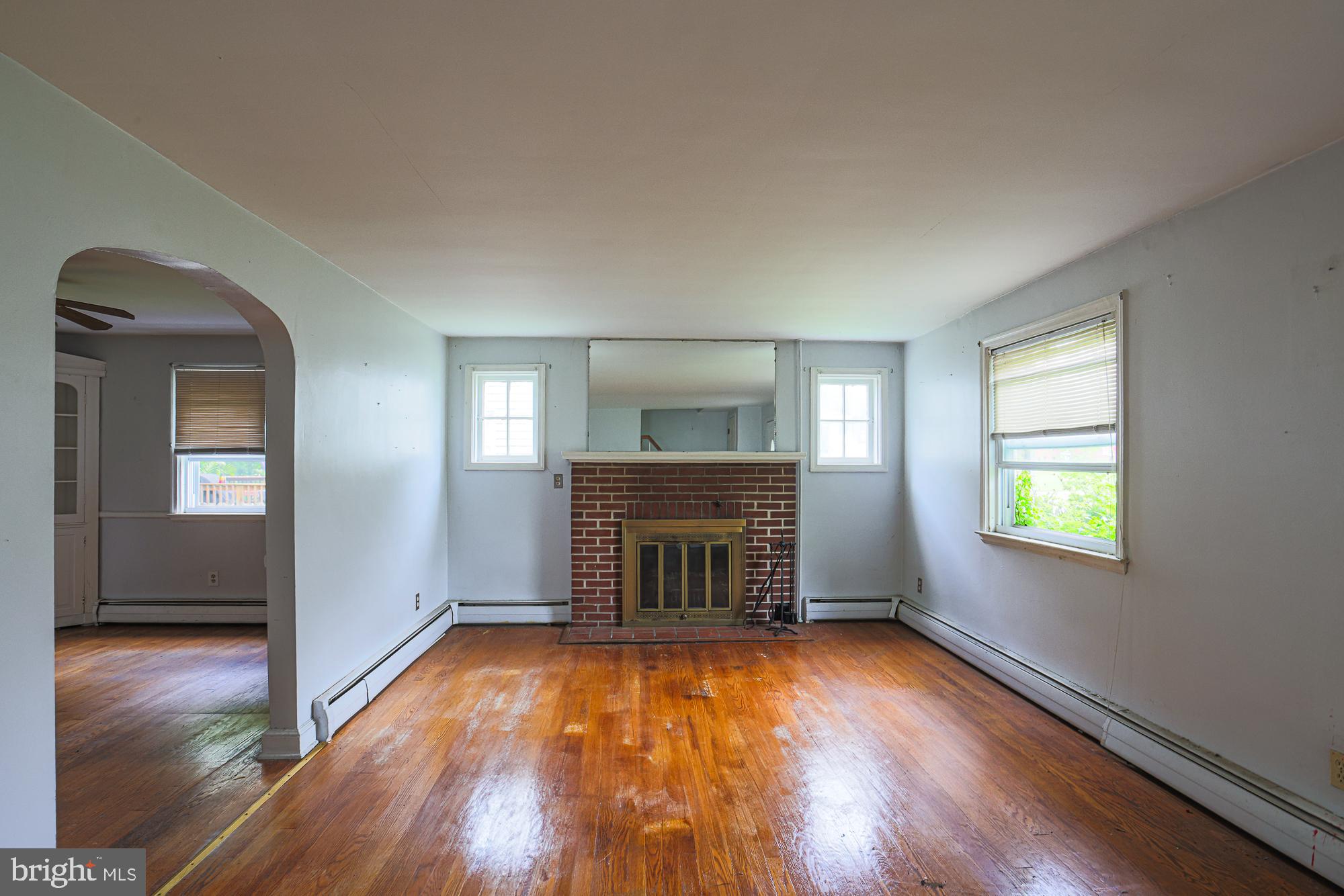 ROCKLEIGH COURT - Residential