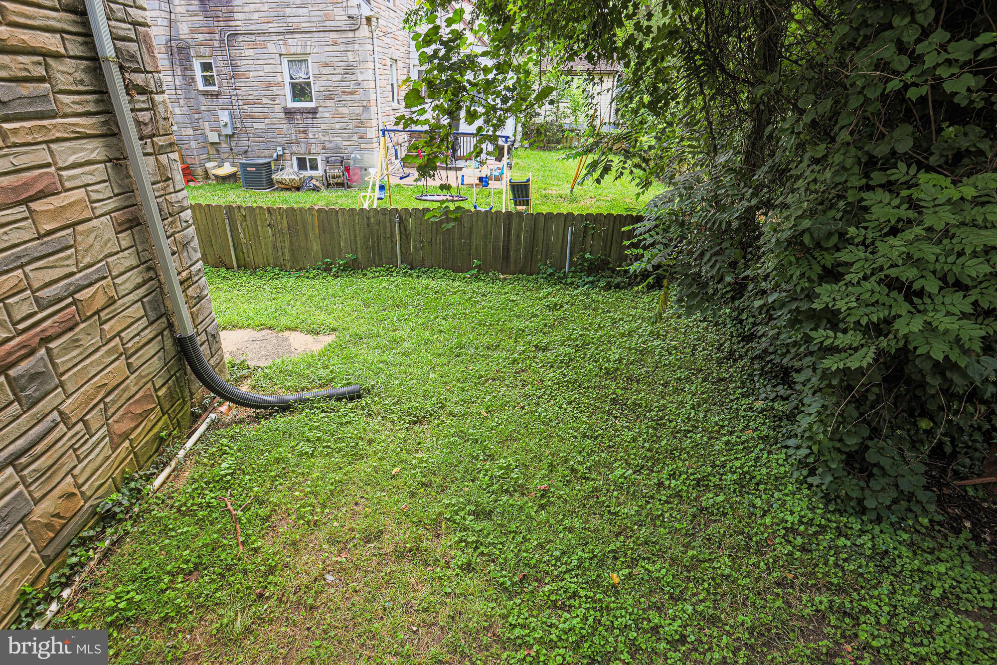 ROCKLEIGH COURT - Residential