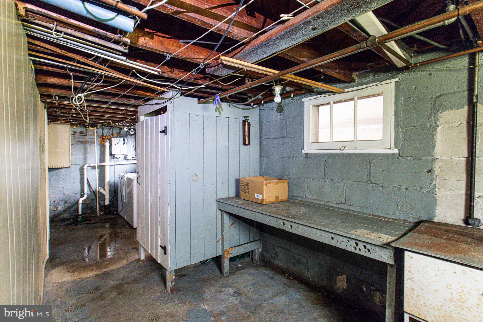 ROCKLEIGH COURT - Residential