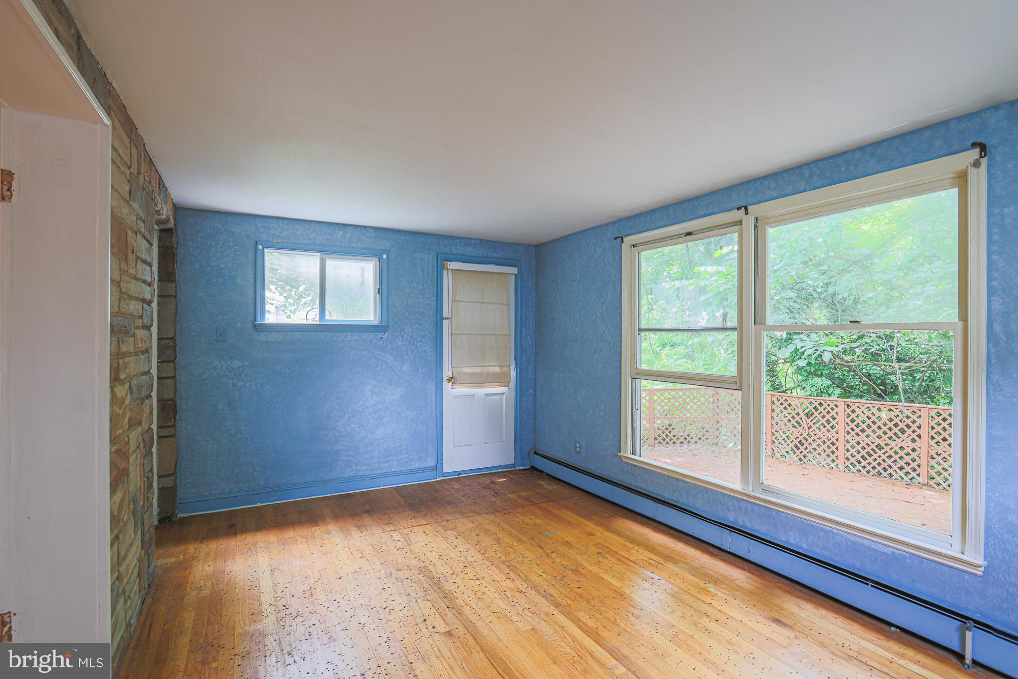 ROCKLEIGH COURT - Residential