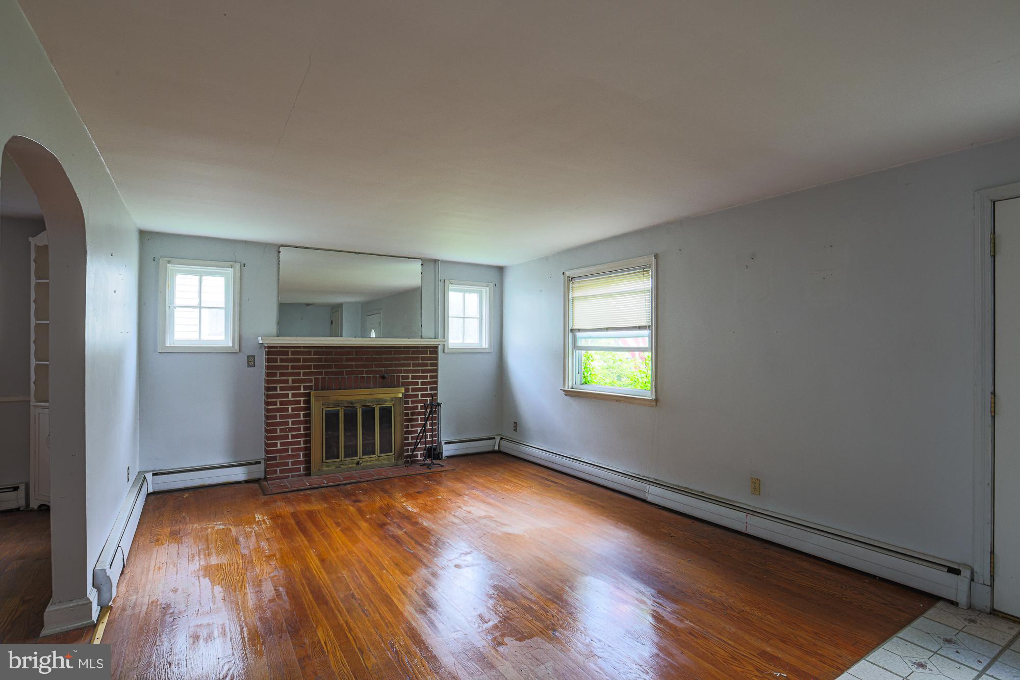 ROCKLEIGH COURT - Residential