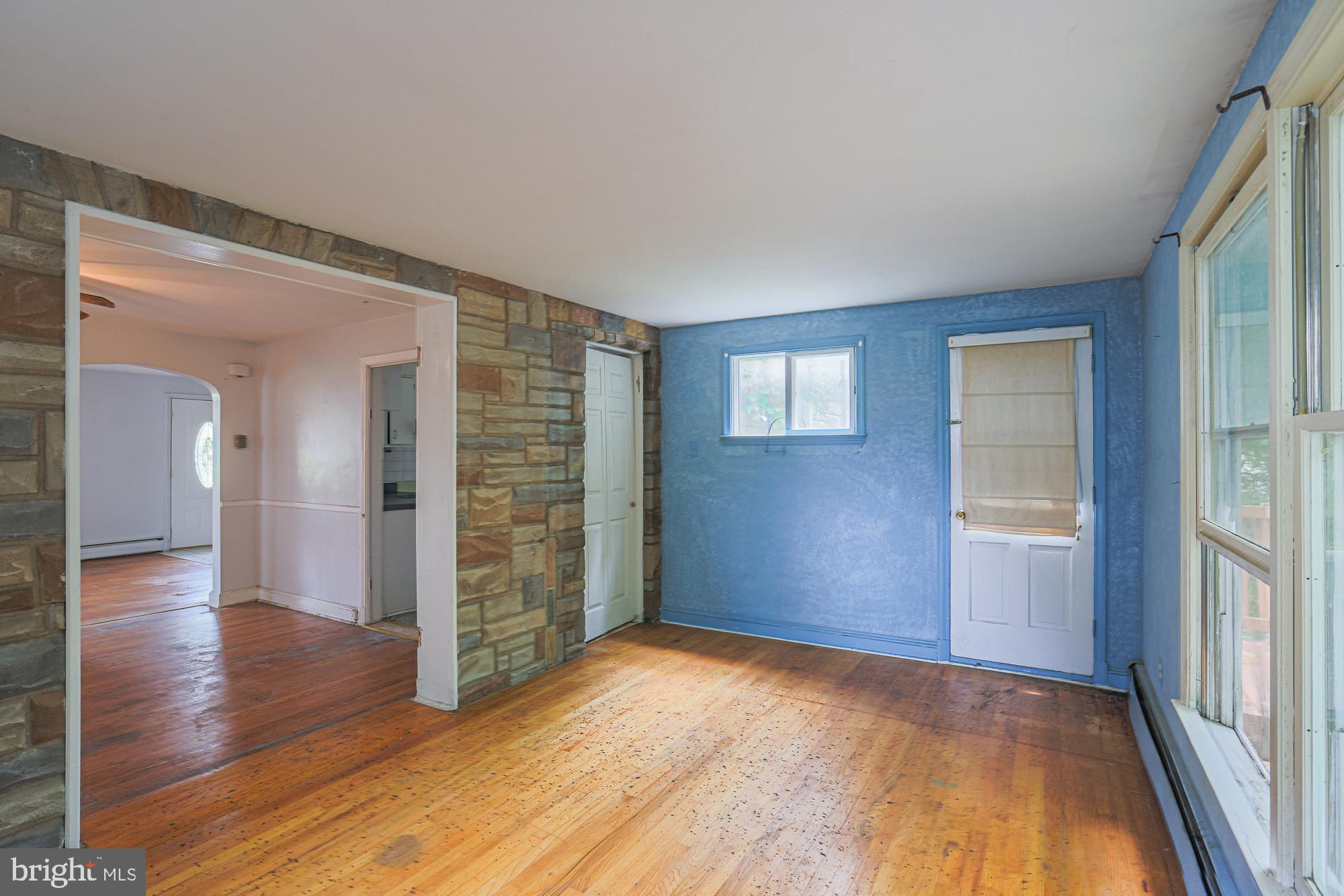 ROCKLEIGH COURT - Residential