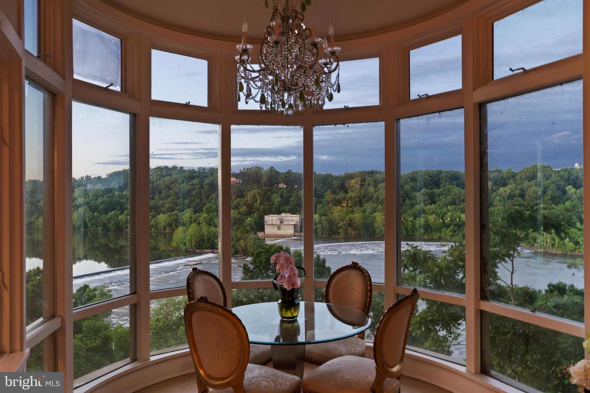 CHAIN BRIDGE - Residential