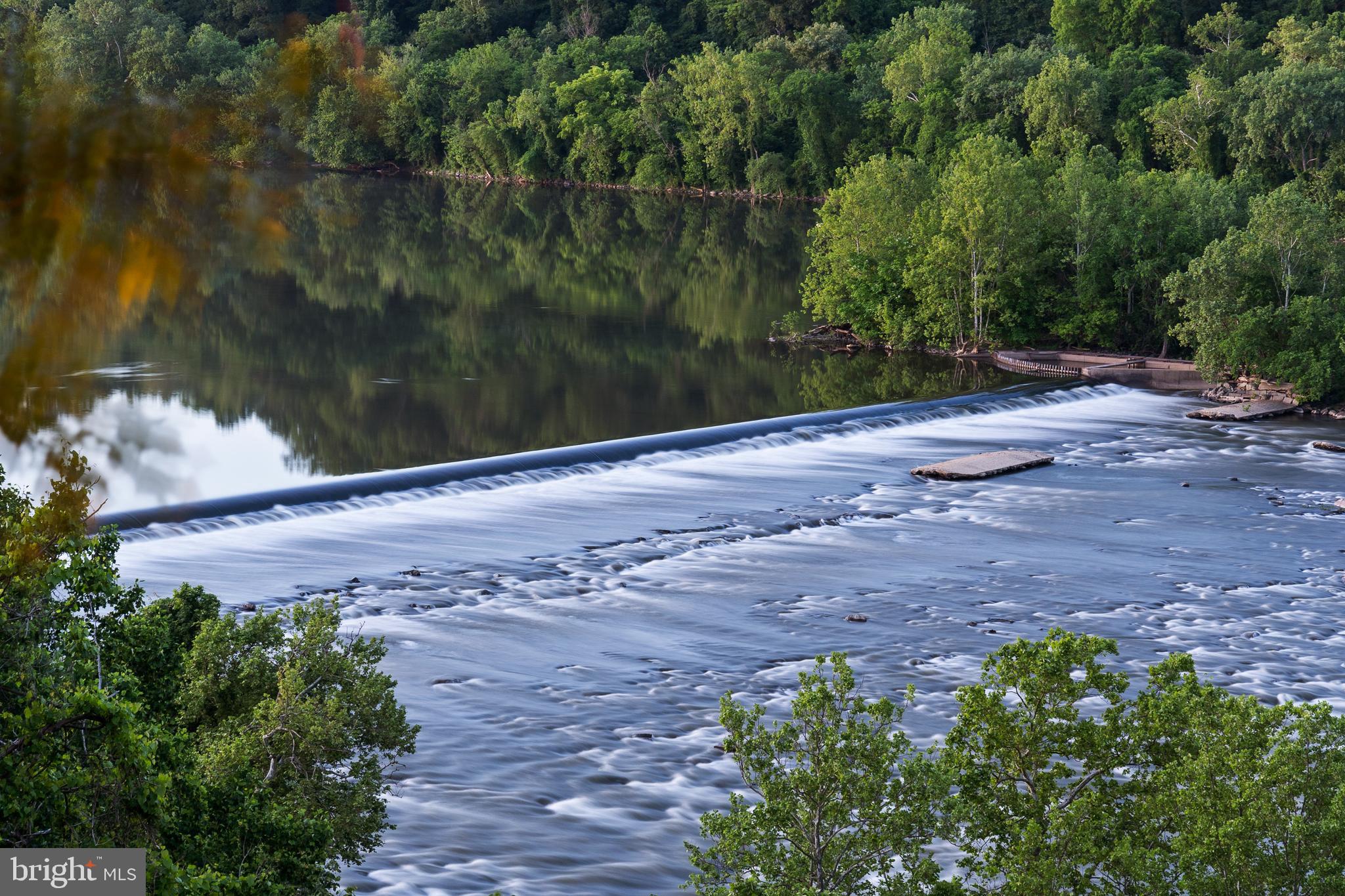 CHAIN BRIDGE - Residential