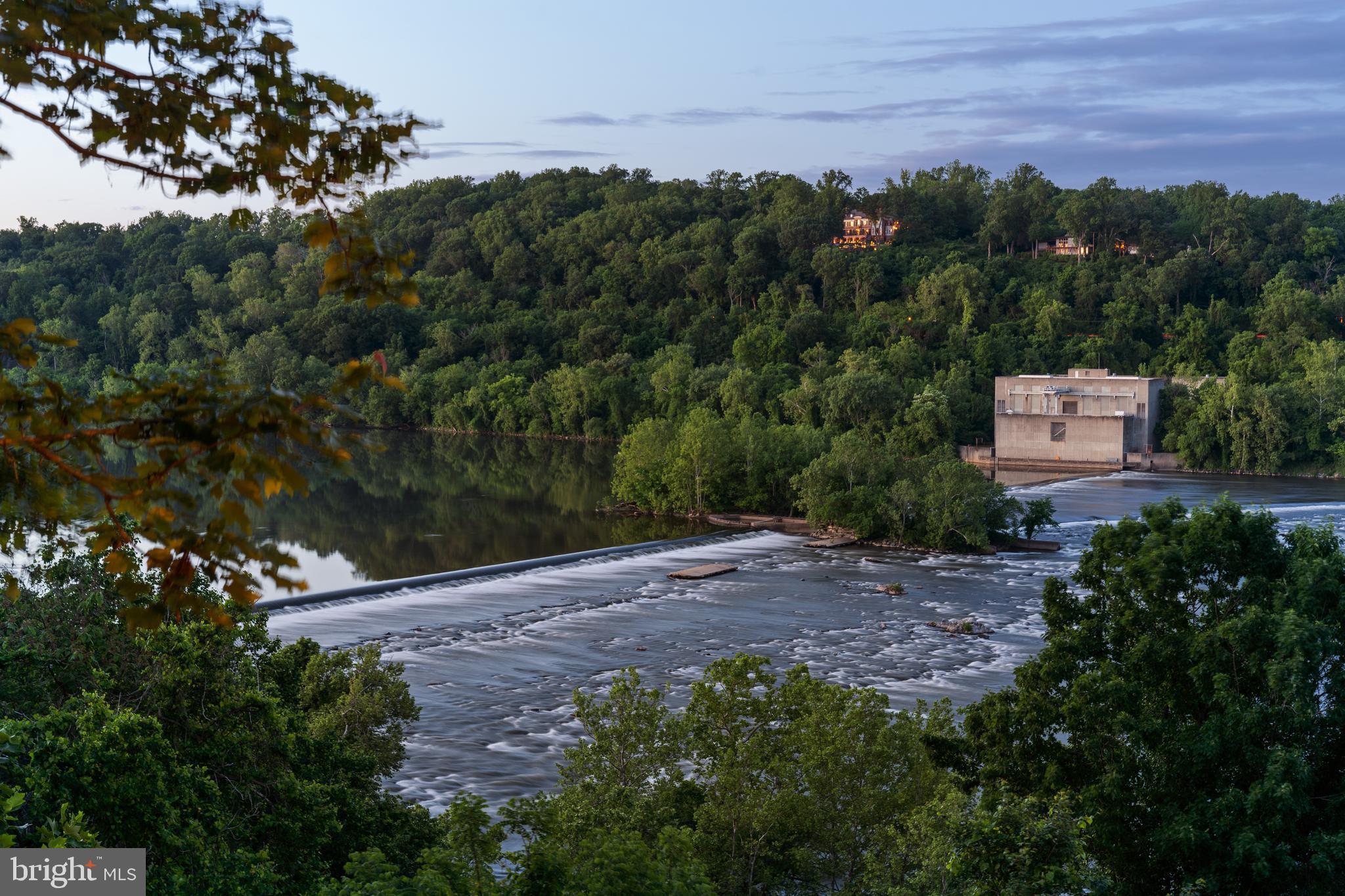 CHAIN BRIDGE - Residential