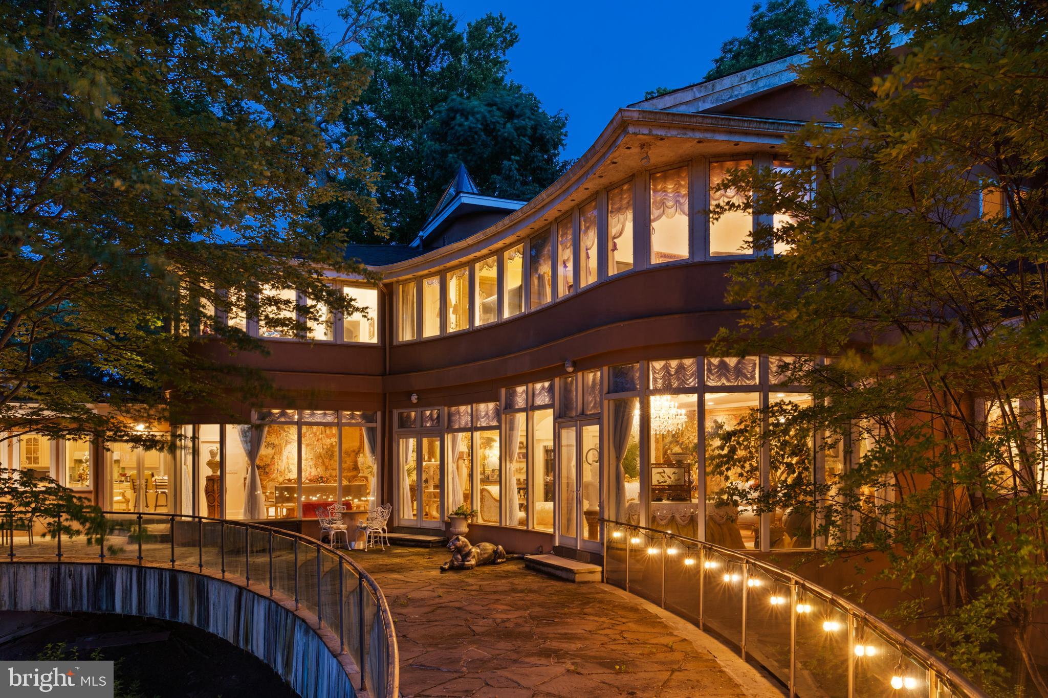 CHAIN BRIDGE - Residential