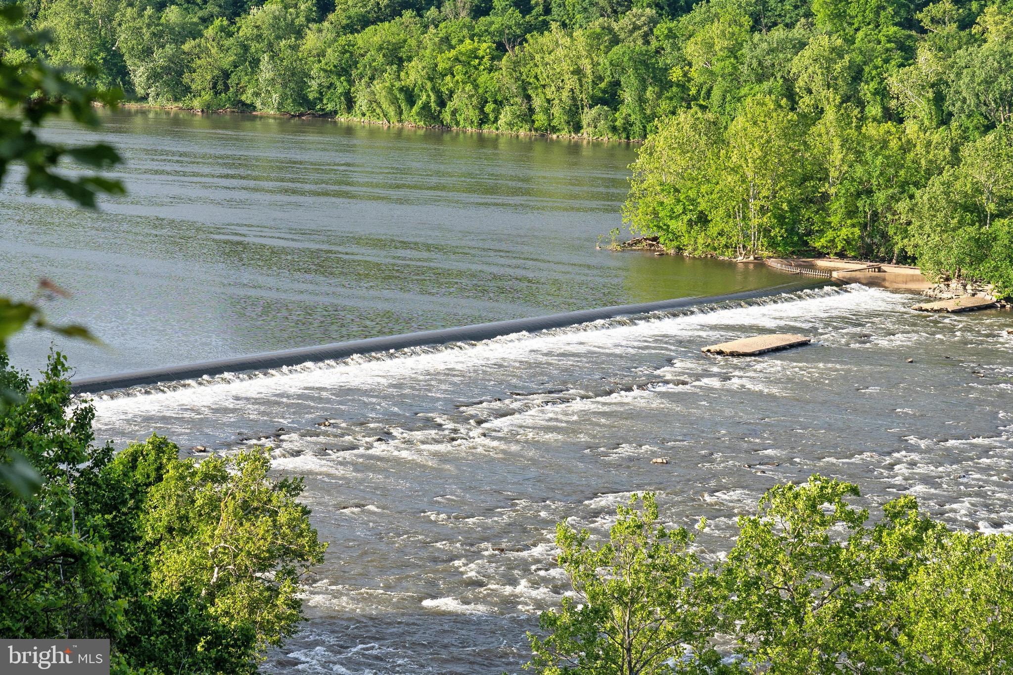 CHAIN BRIDGE - Residential