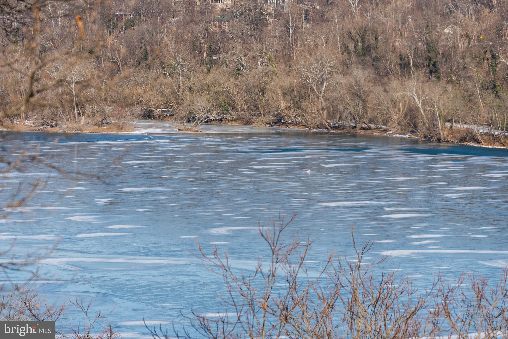 CHAIN BRIDGE - Residential