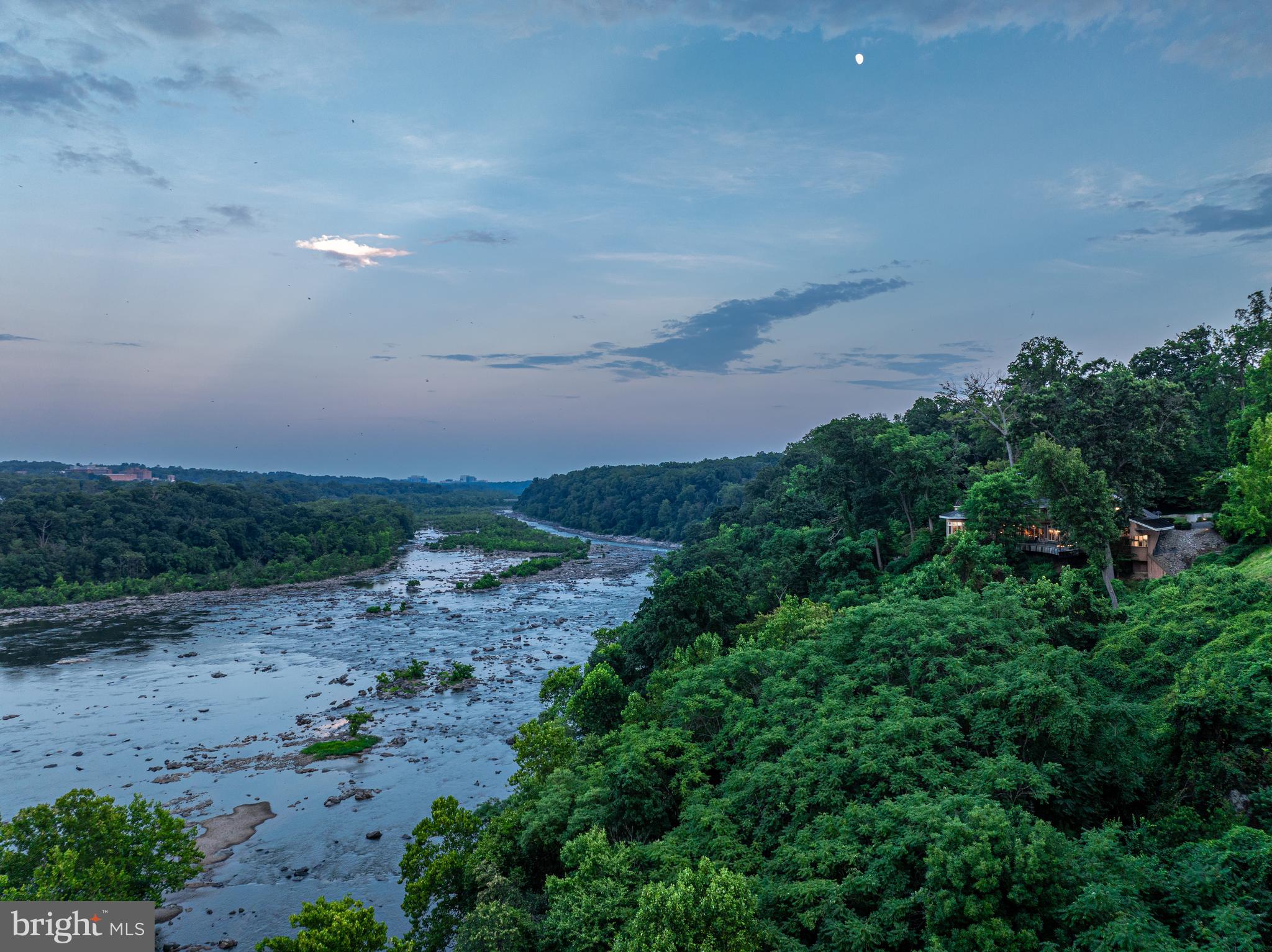 CHAIN BRIDGE - Residential