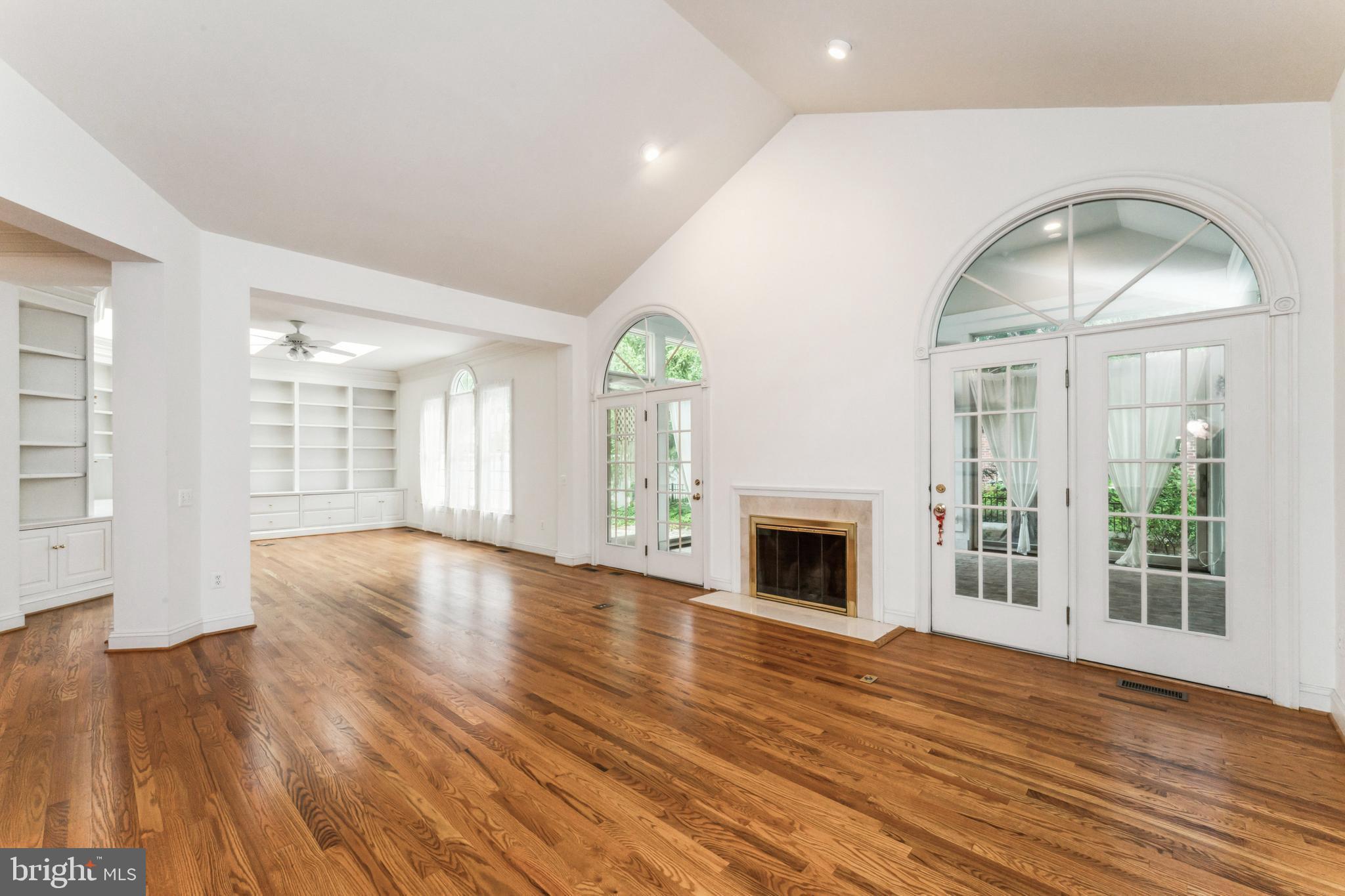 CHEVY CHASE COMMONS - Residential