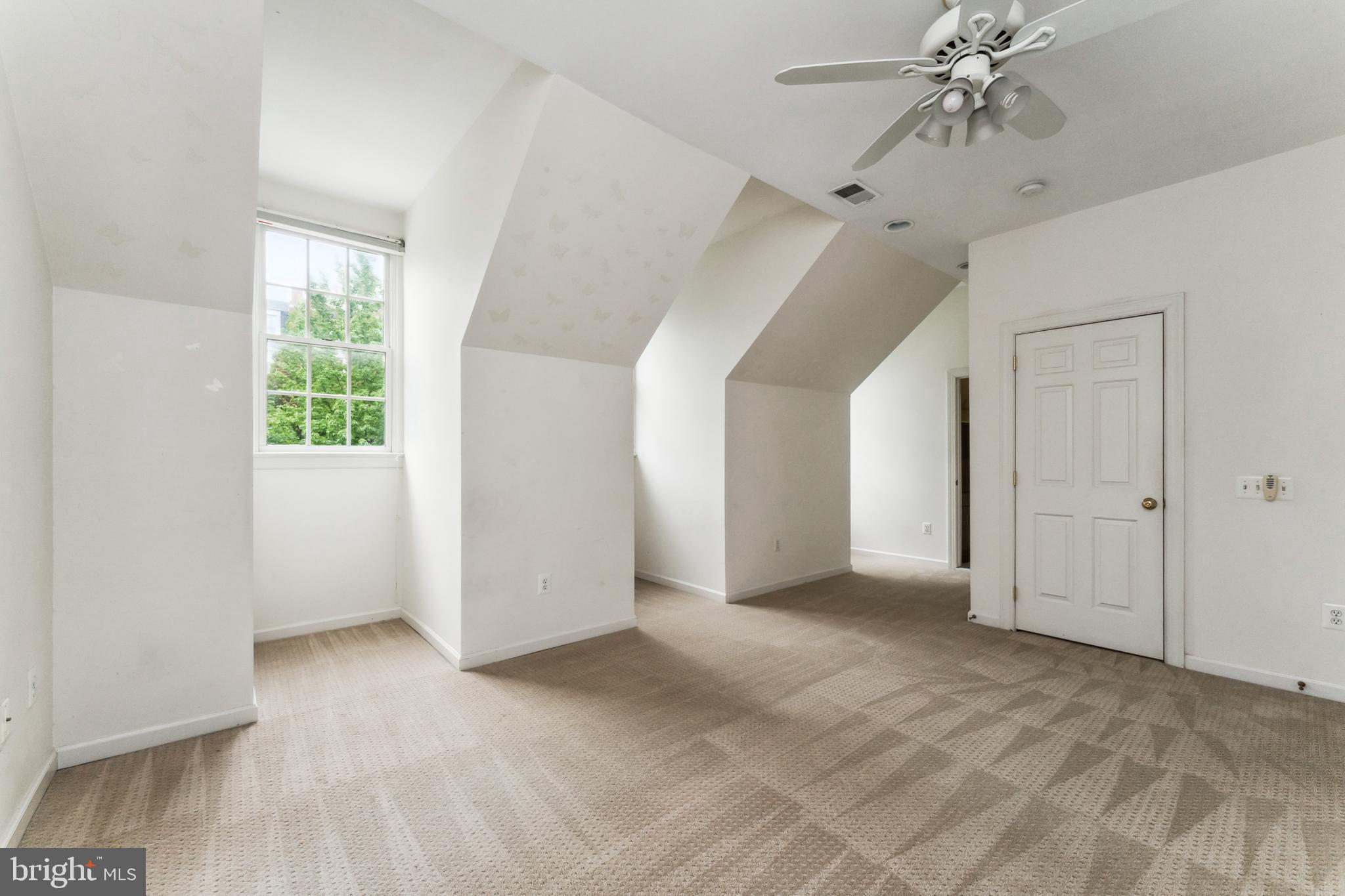 CHEVY CHASE COMMONS - Residential