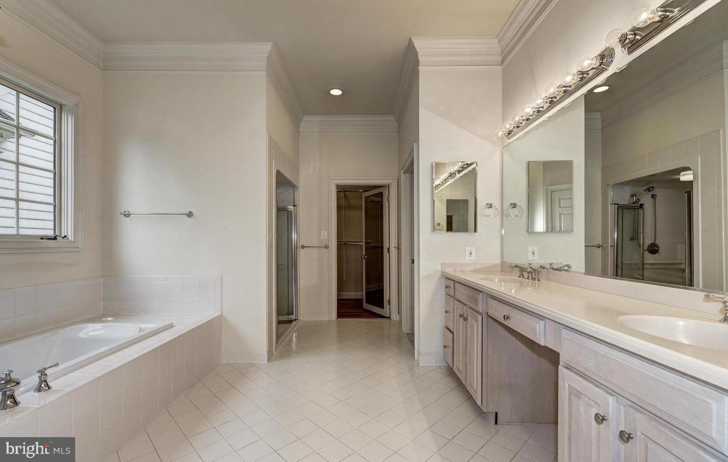 CHEVY CHASE COMMONS - Residential