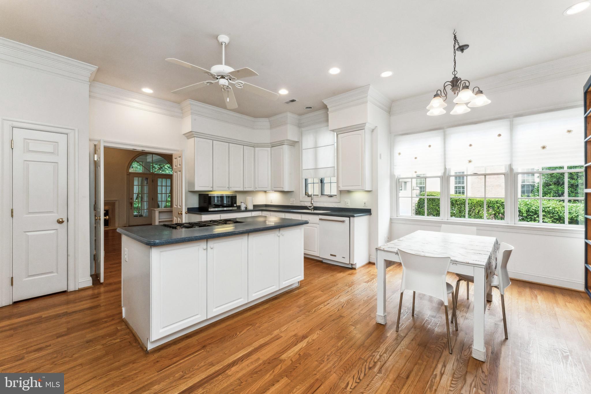 CHEVY CHASE COMMONS - Residential