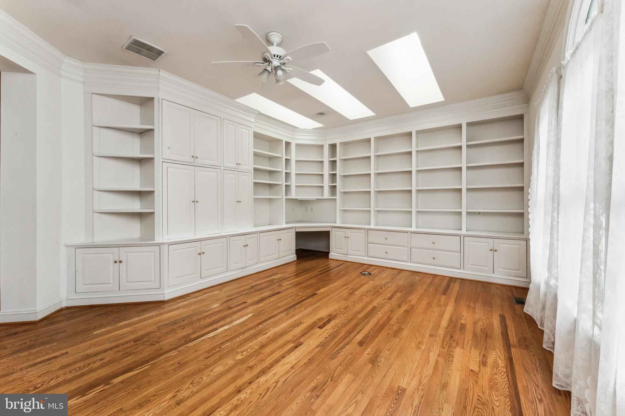 CHEVY CHASE COMMONS - Residential