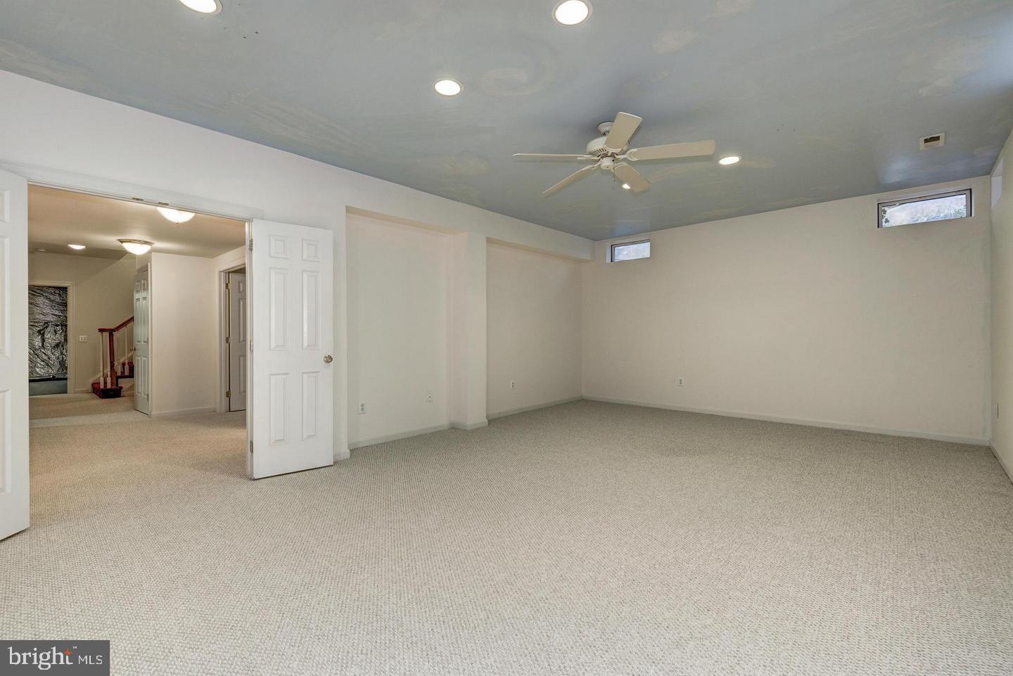 CHEVY CHASE COMMONS - Residential