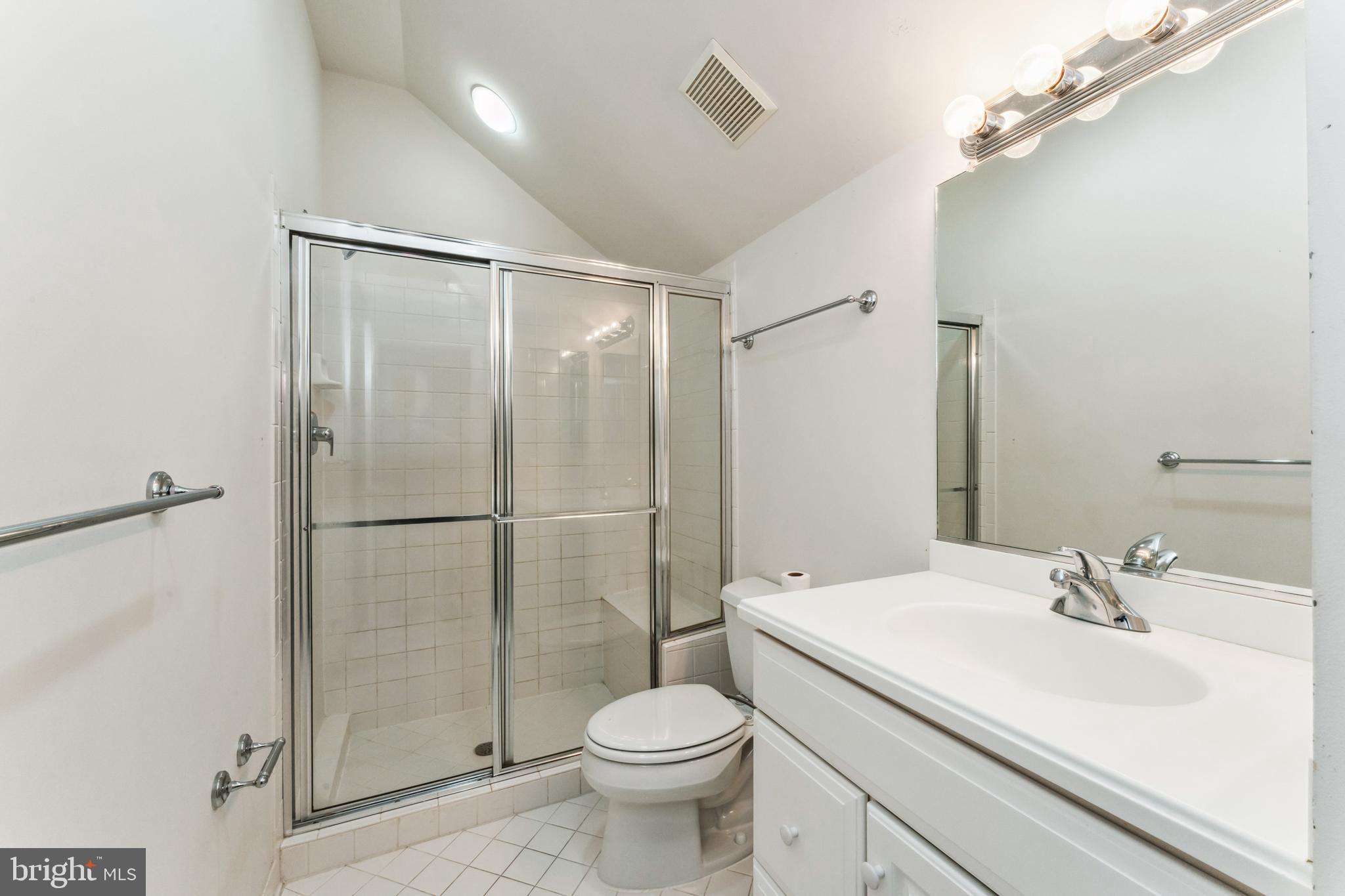 CHEVY CHASE COMMONS - Residential