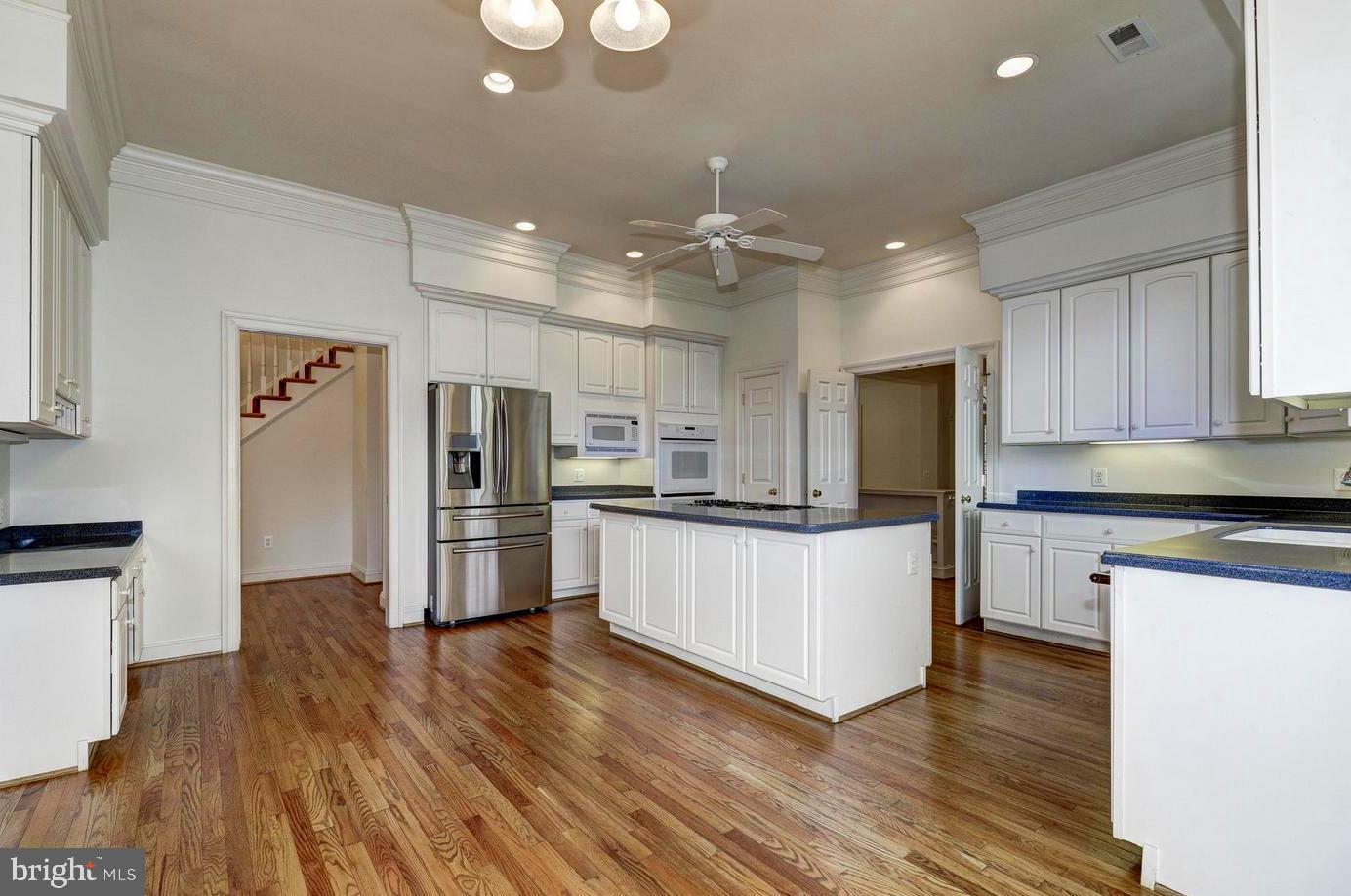 CHEVY CHASE COMMONS - Residential