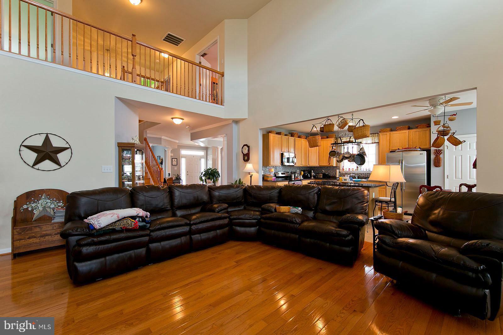 LAKELAND PLACE - Residential