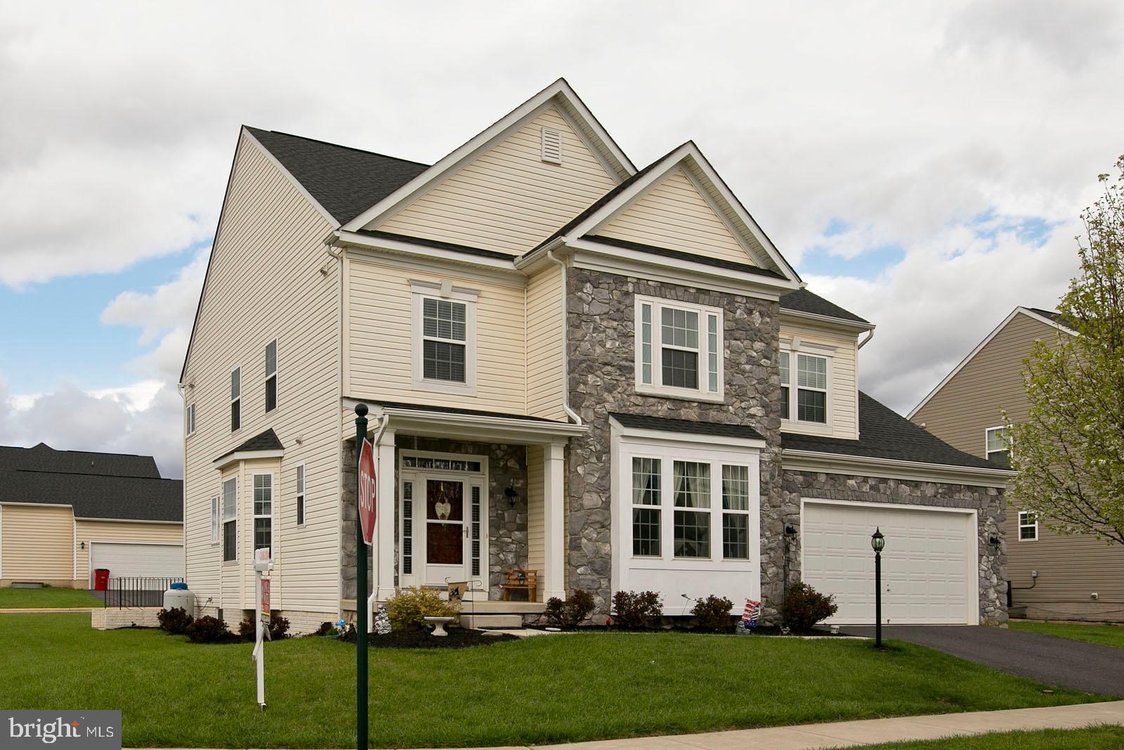 LAKELAND PLACE - Residential